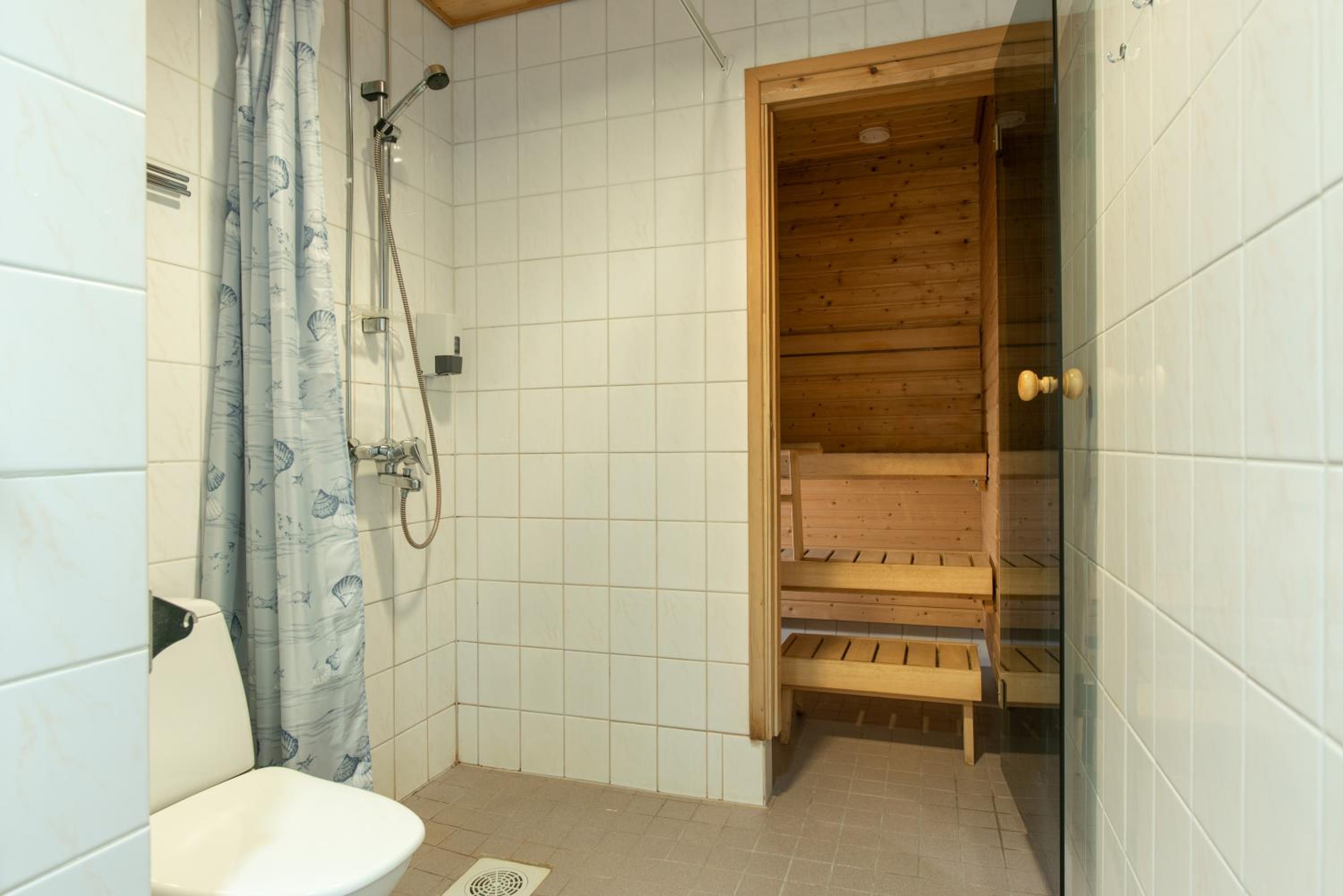 Two-Bedroom Apartment with Garden View - Photo 6