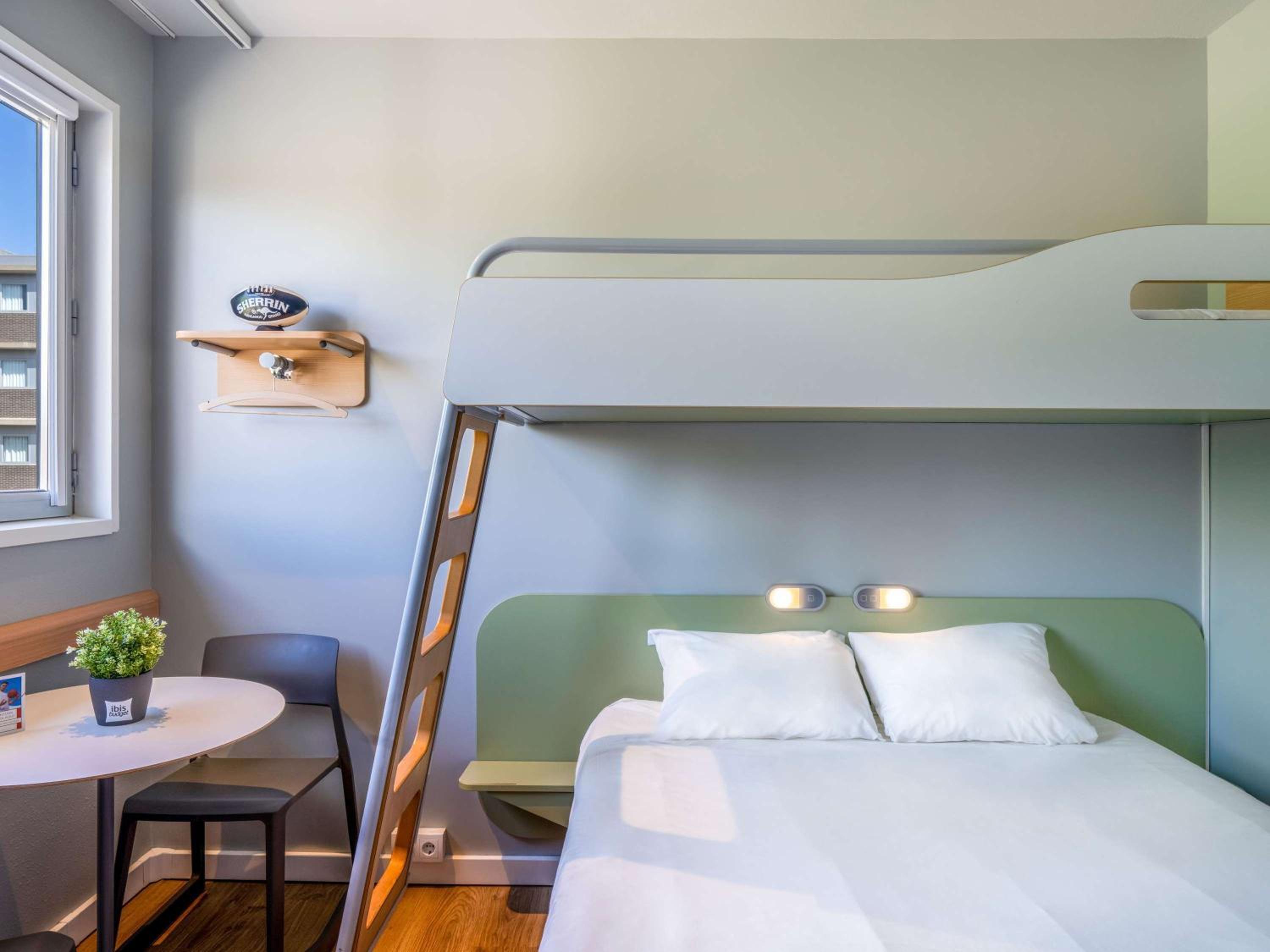 Superior Double Room with Bunk Bed - Photo 1