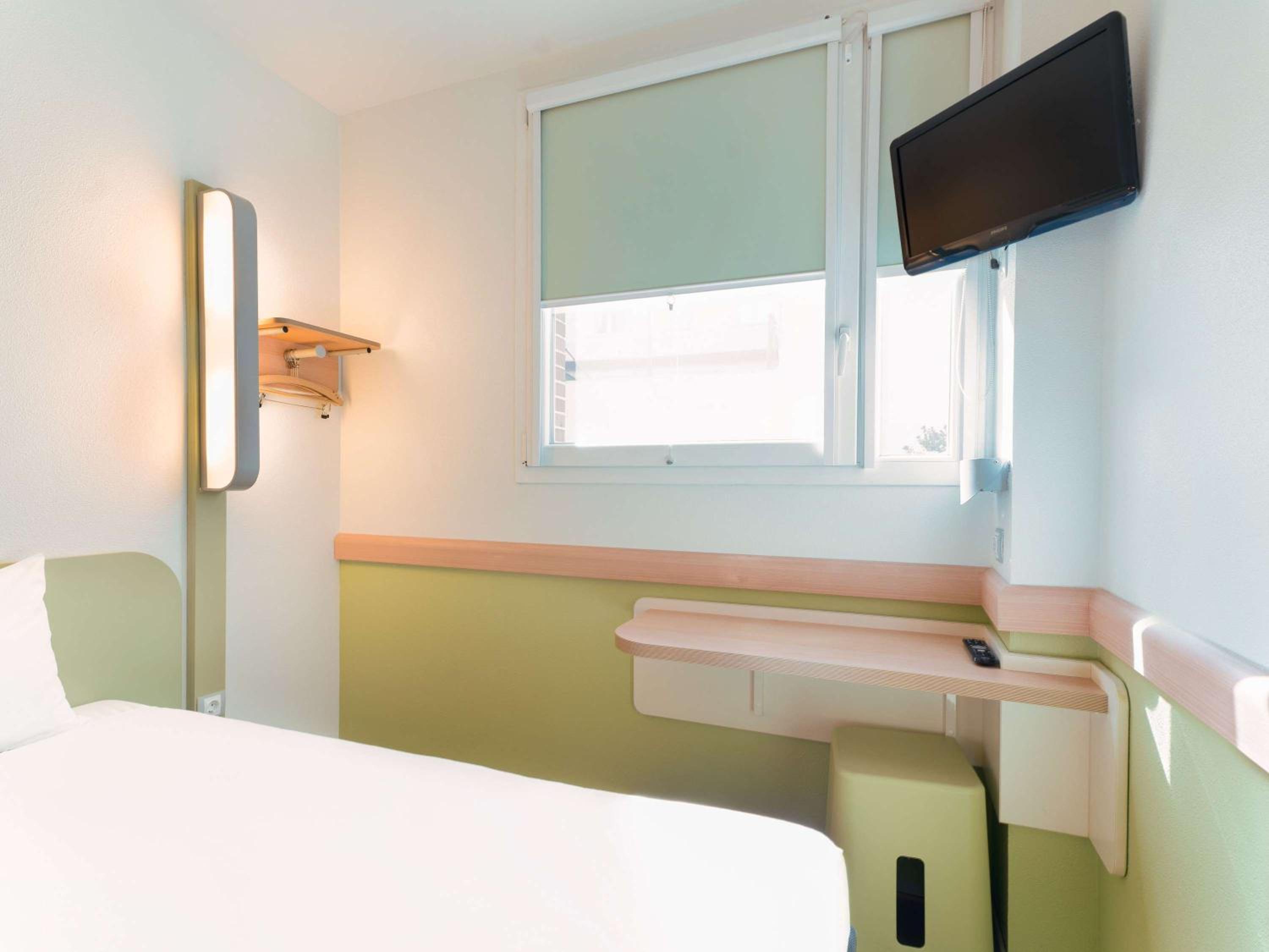 Twin Room - Photo 5