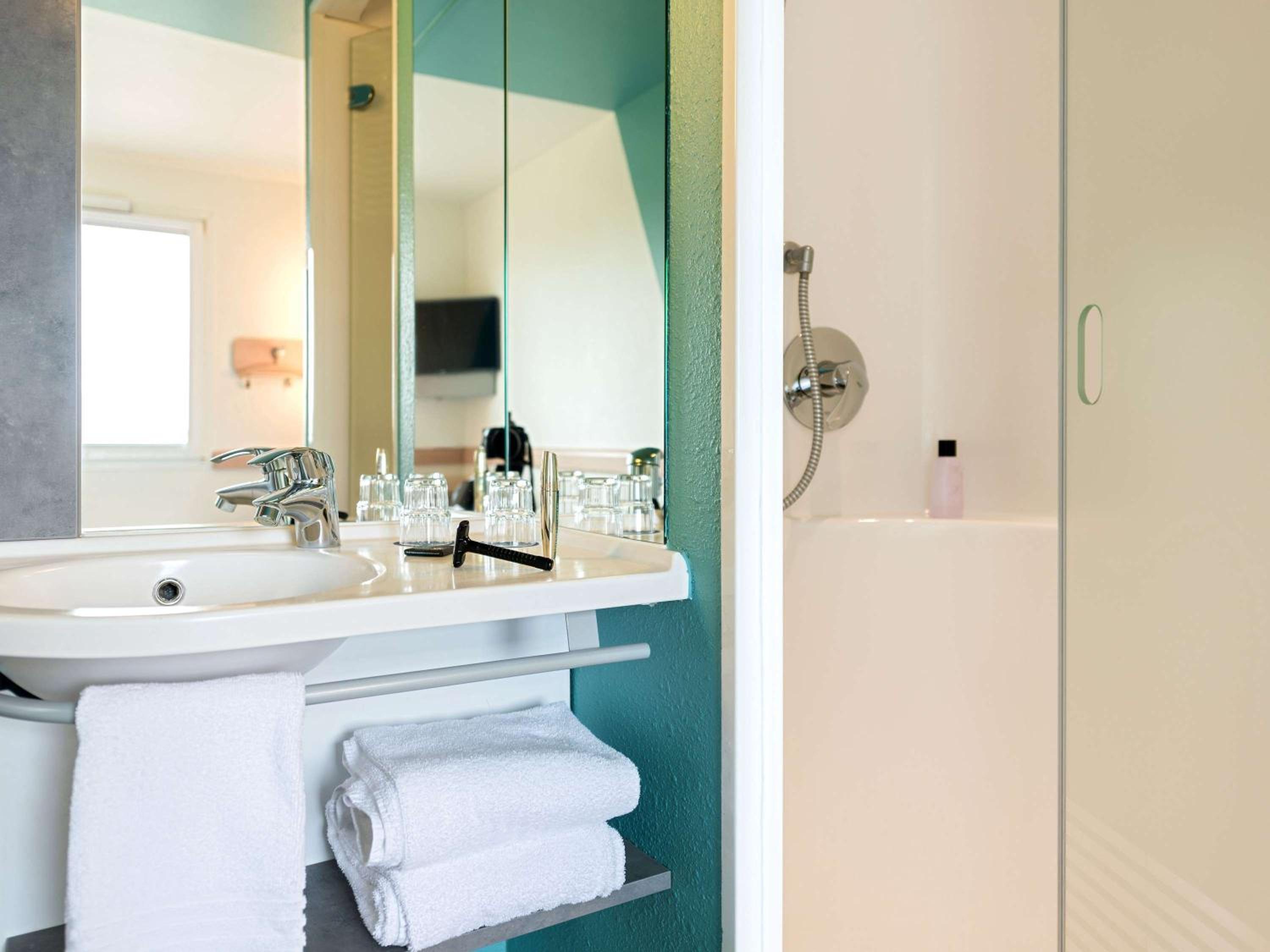 Standard Twin Room photo 2