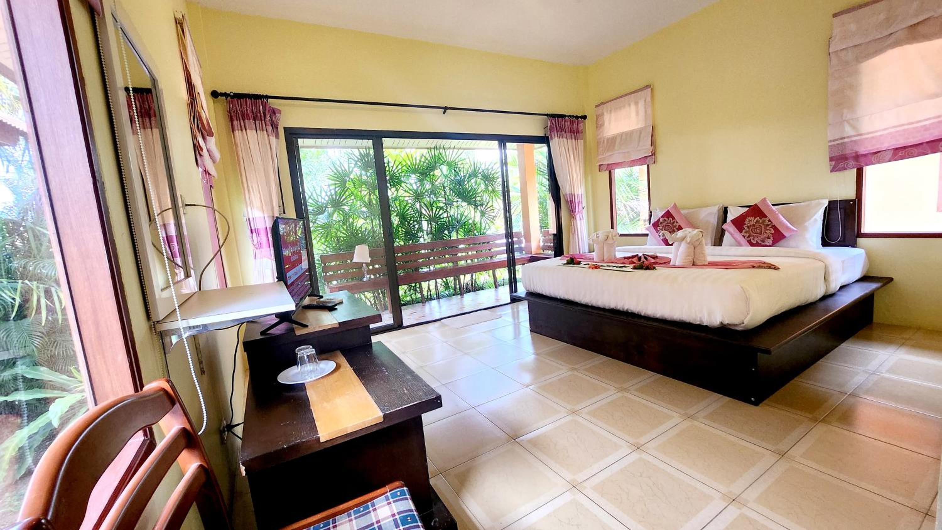 Deluxe Bungalow photo 2