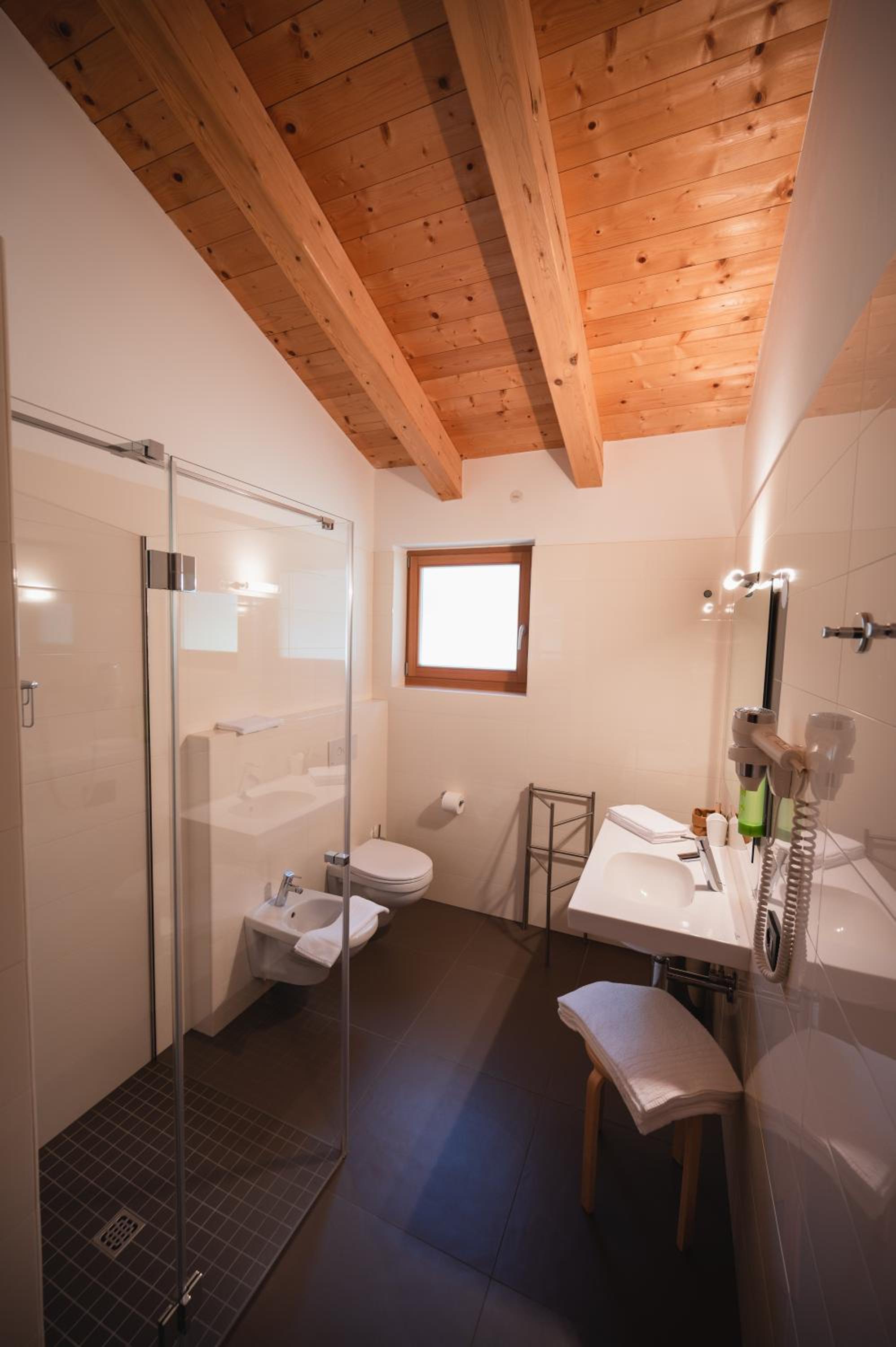Deluxe Double Room with Balcony photo 2