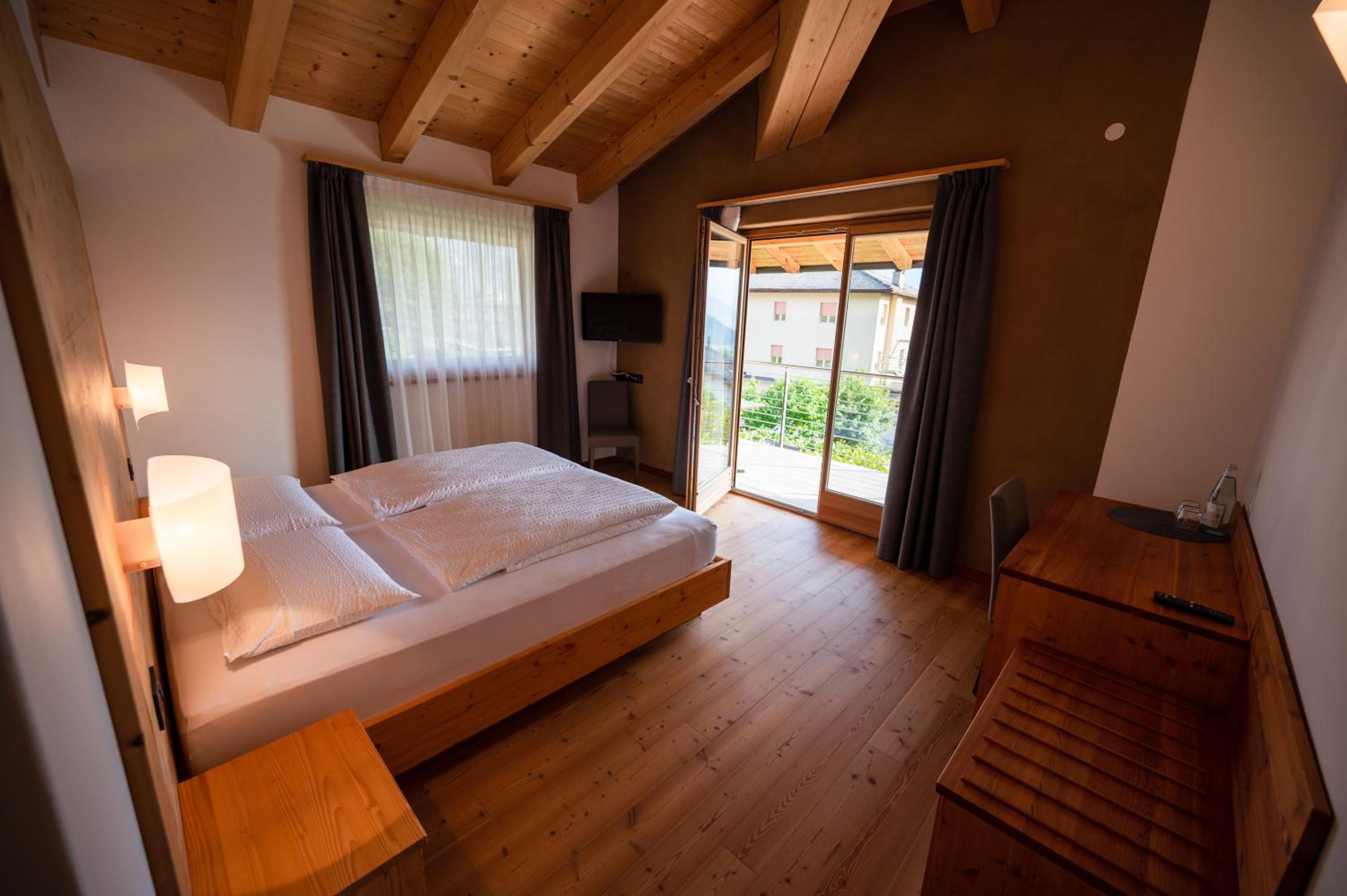 Deluxe Double Room with Balcony photo 3