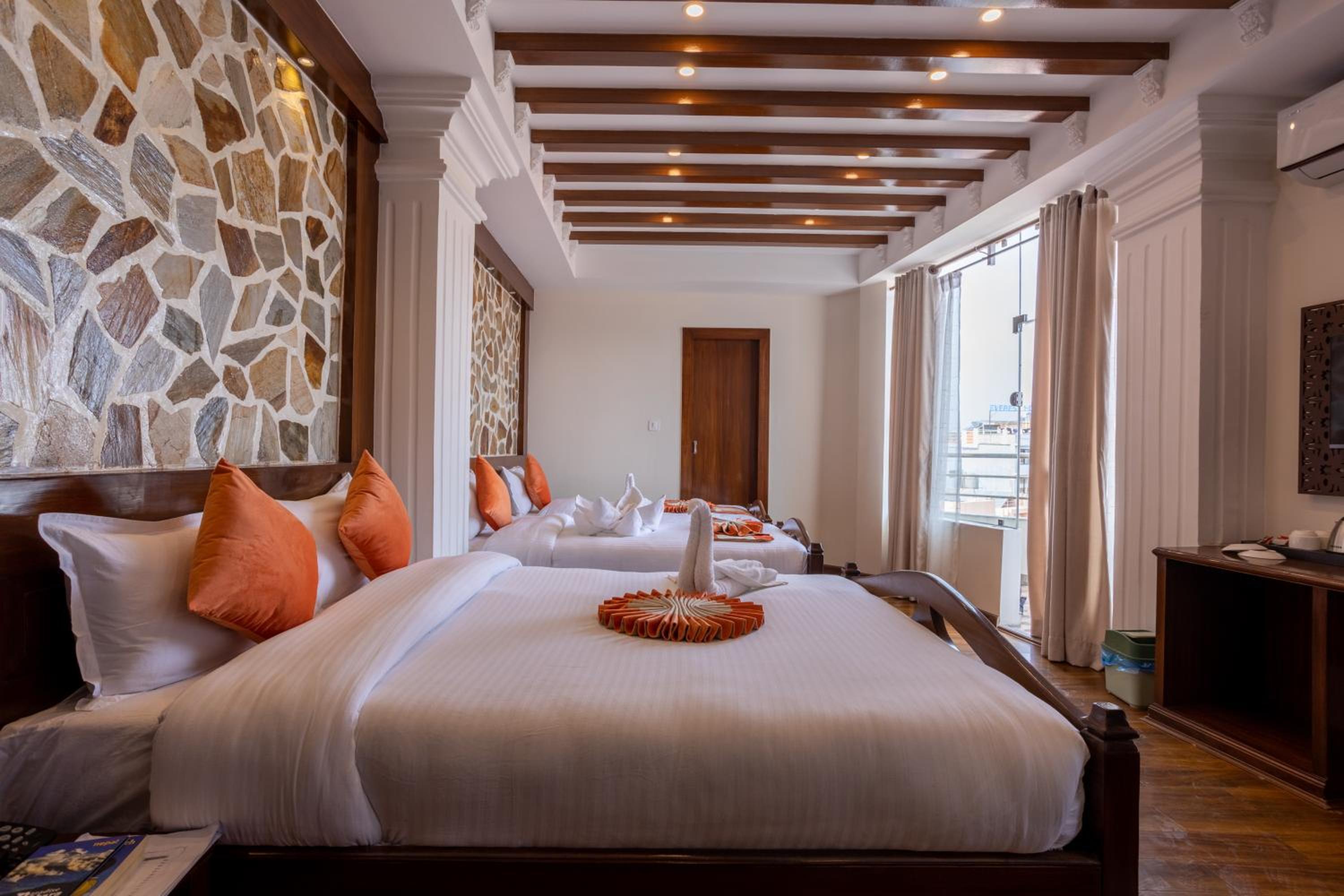 Quadruple Room with Balcony photo 2