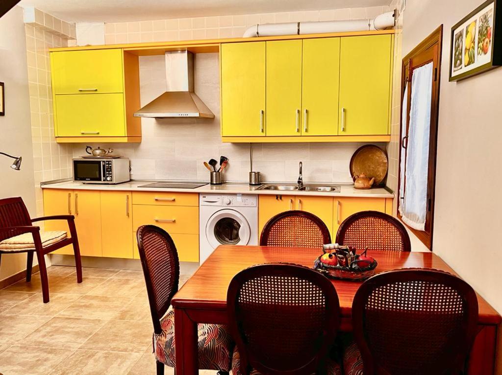 Four-Bedroom House photo 2