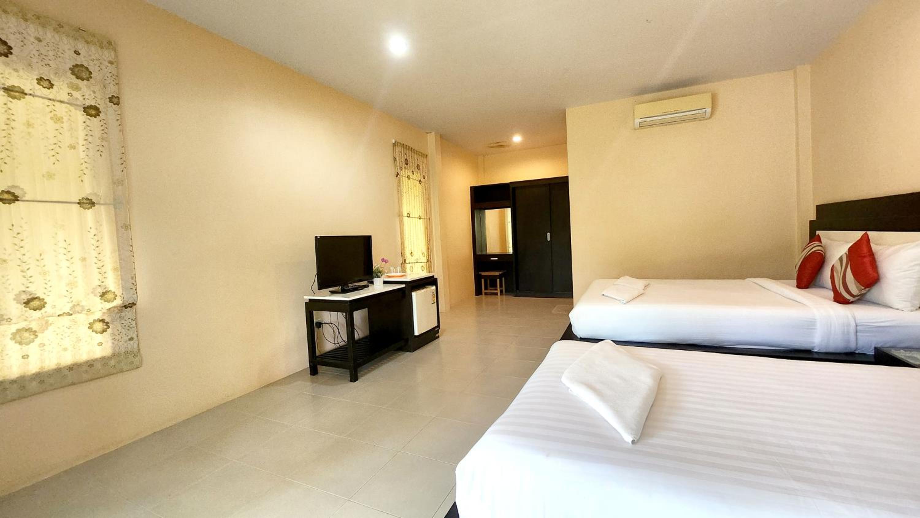 Deluxe Triple Room photo 3