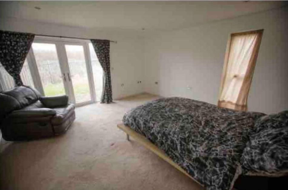 One-Bedroom House photo 3