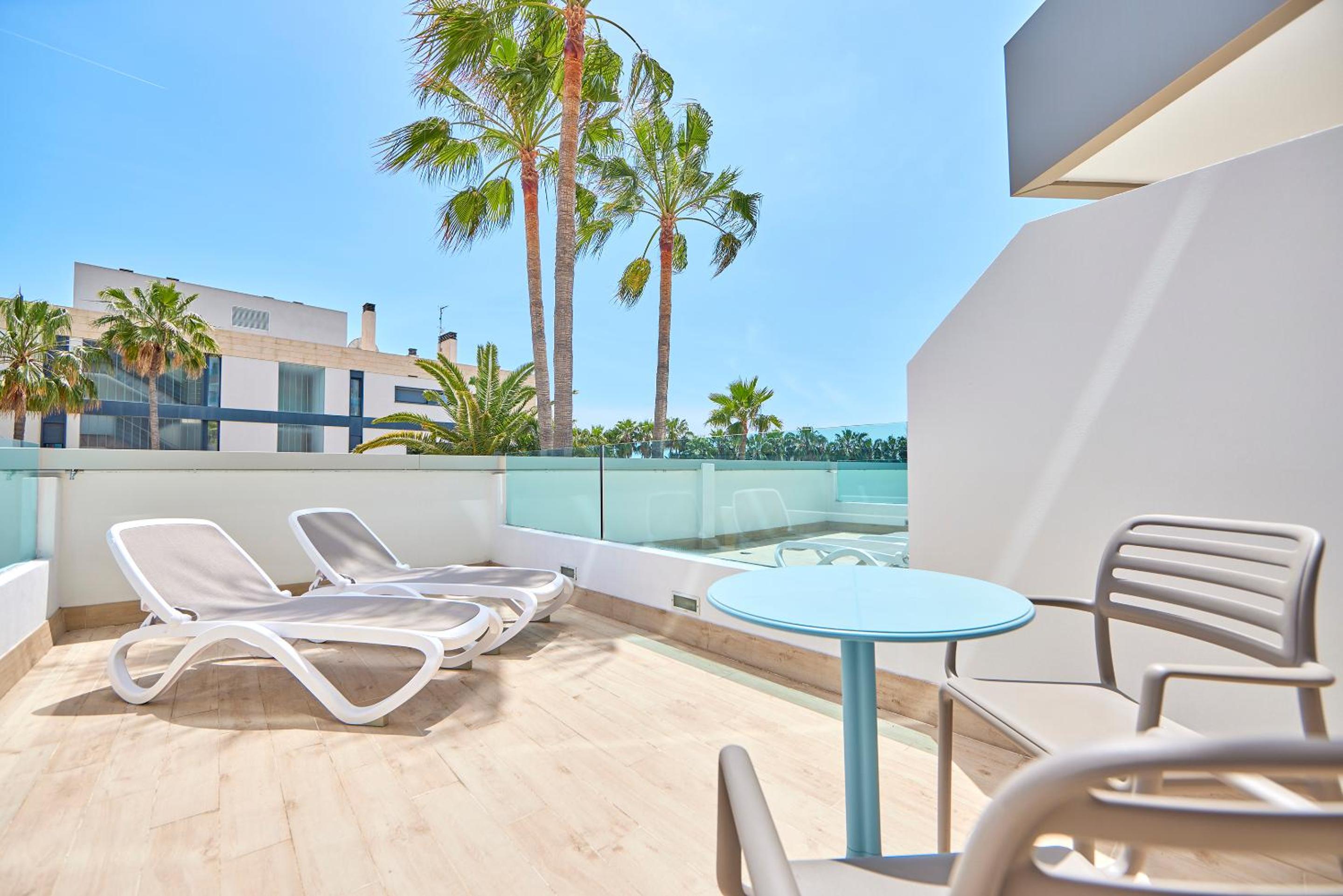 Double Room with Large Terrace