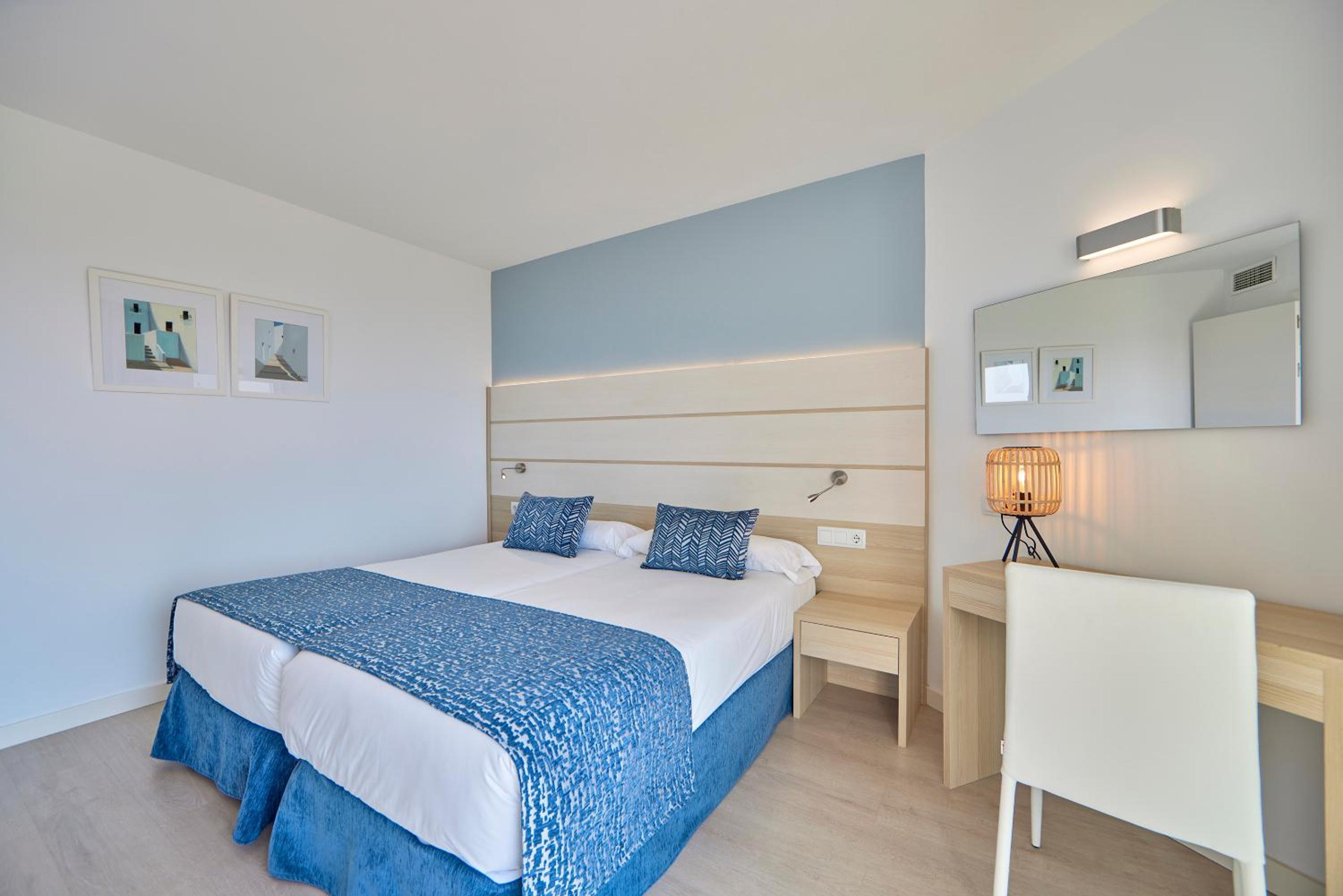 Junior Suite with Balcony