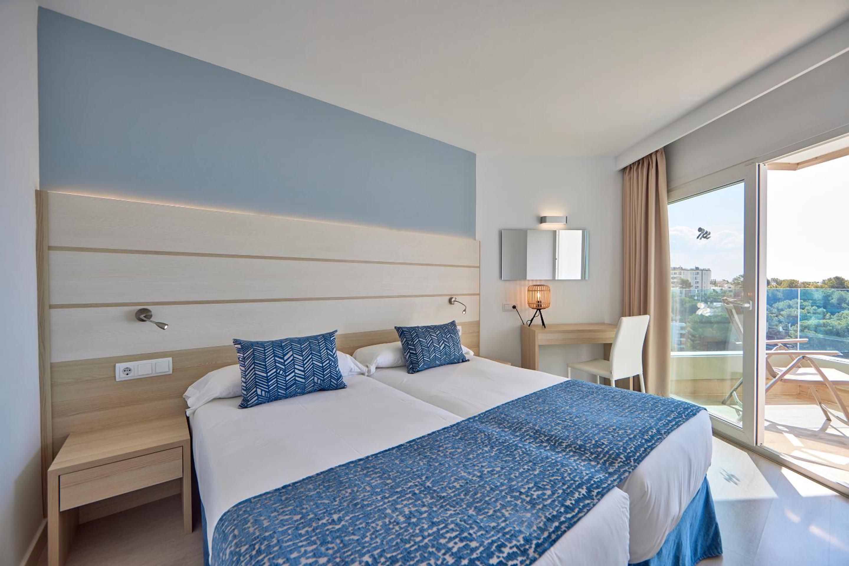 Junior Suite with Balcony