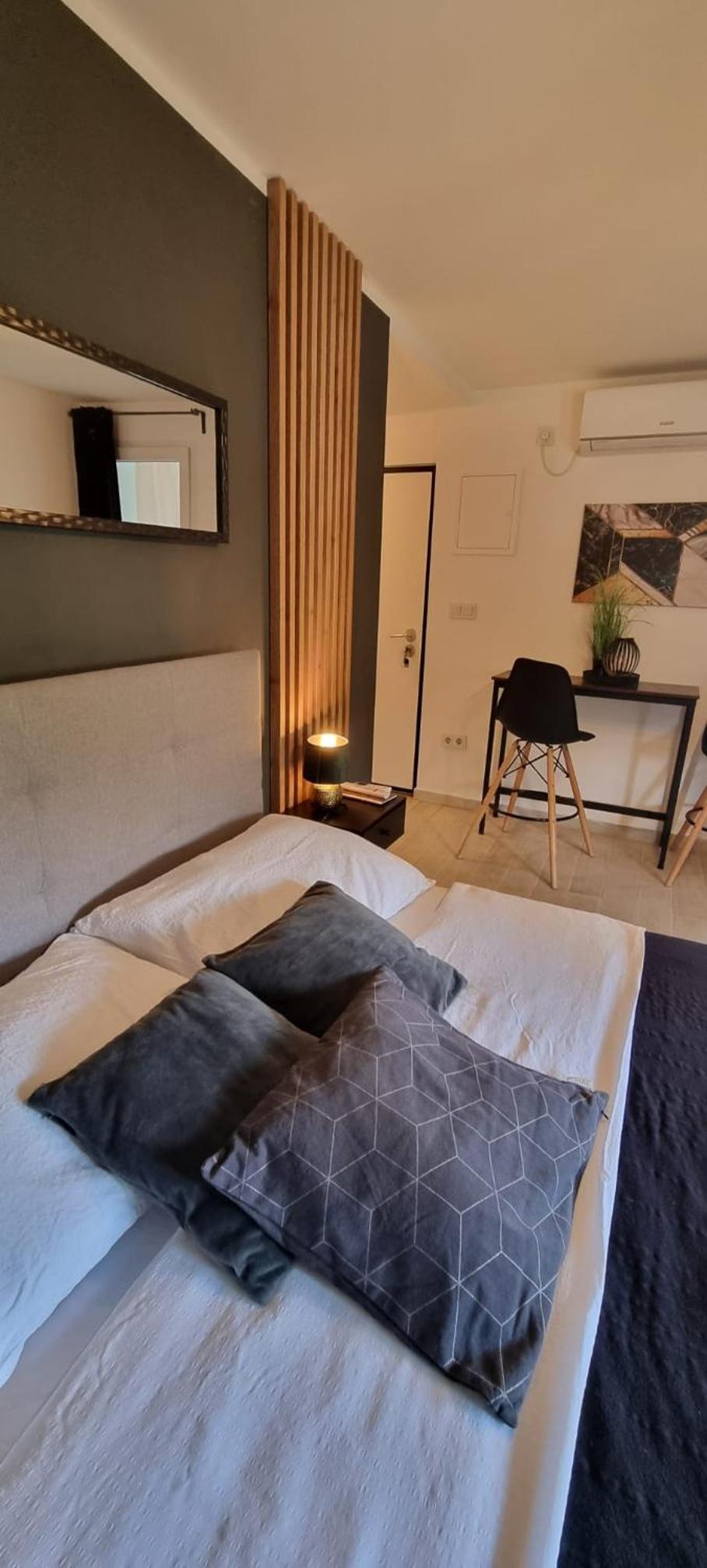 Studio Apartment photo 3