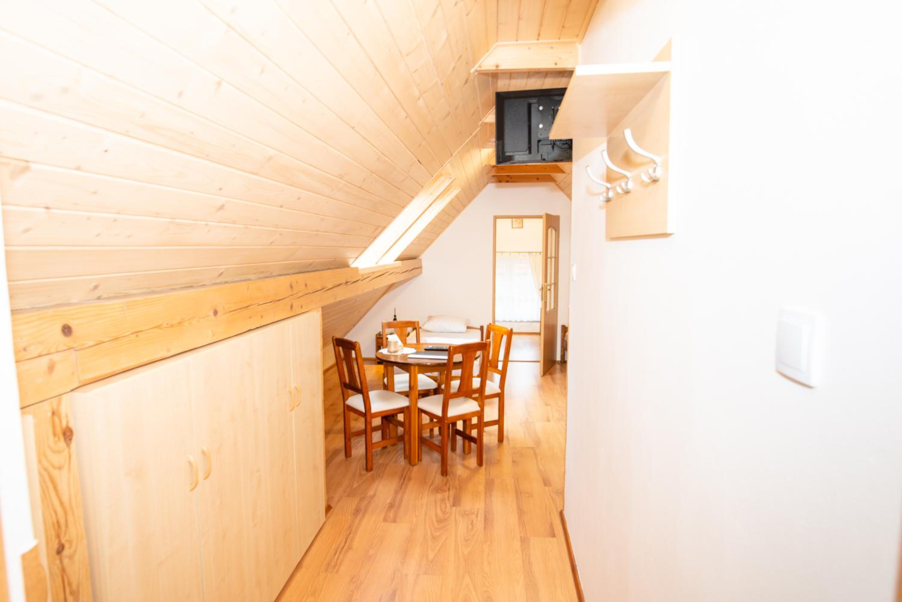 Family Studio - Photo 2