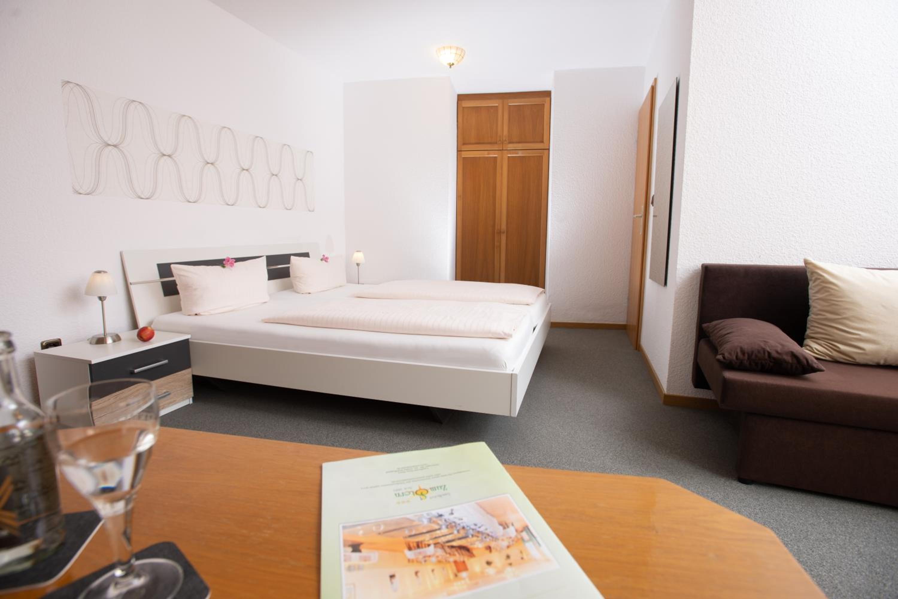 Double Room with Extra Bed - Photo 3