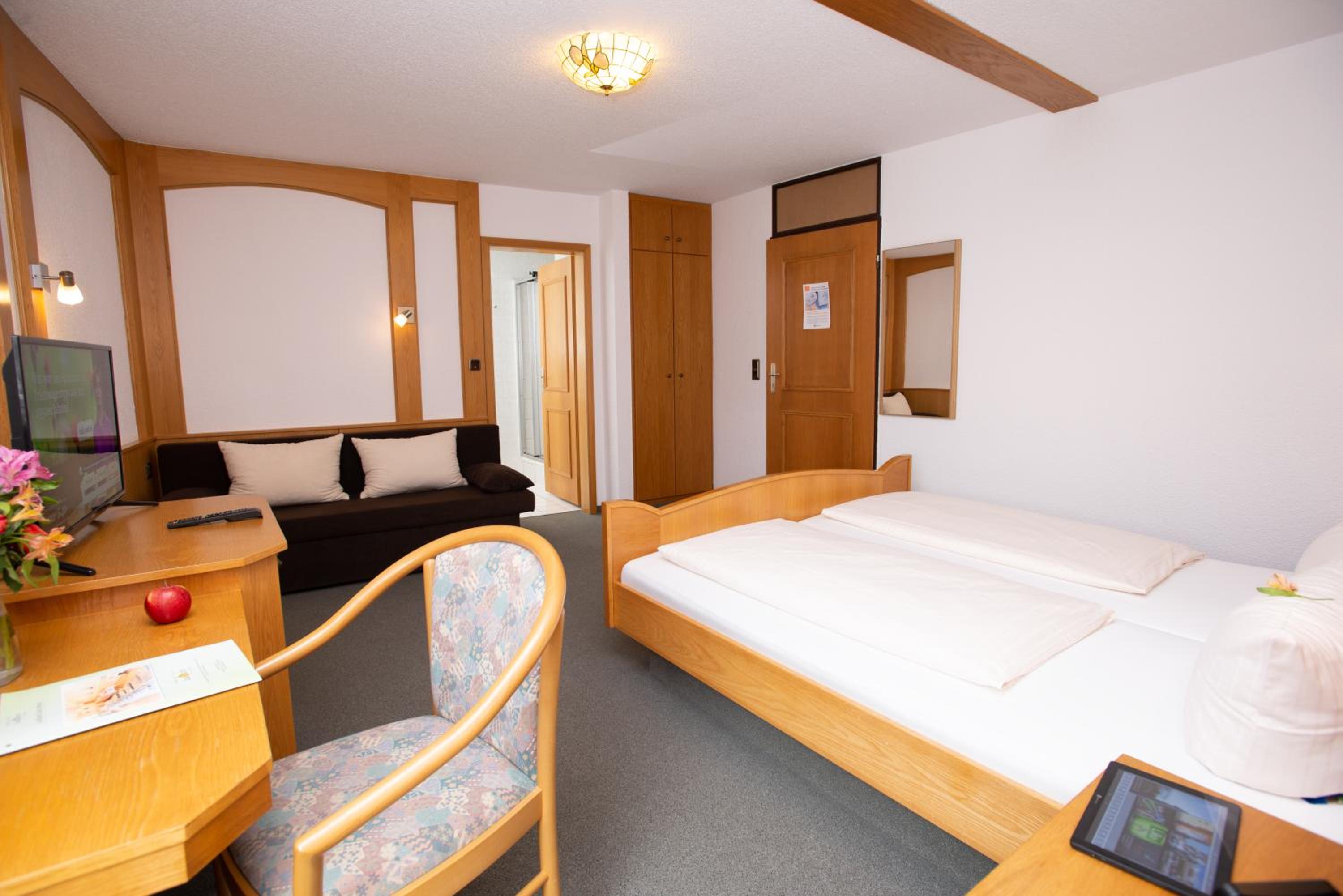 Double Room with Extra Bed - Photo 5