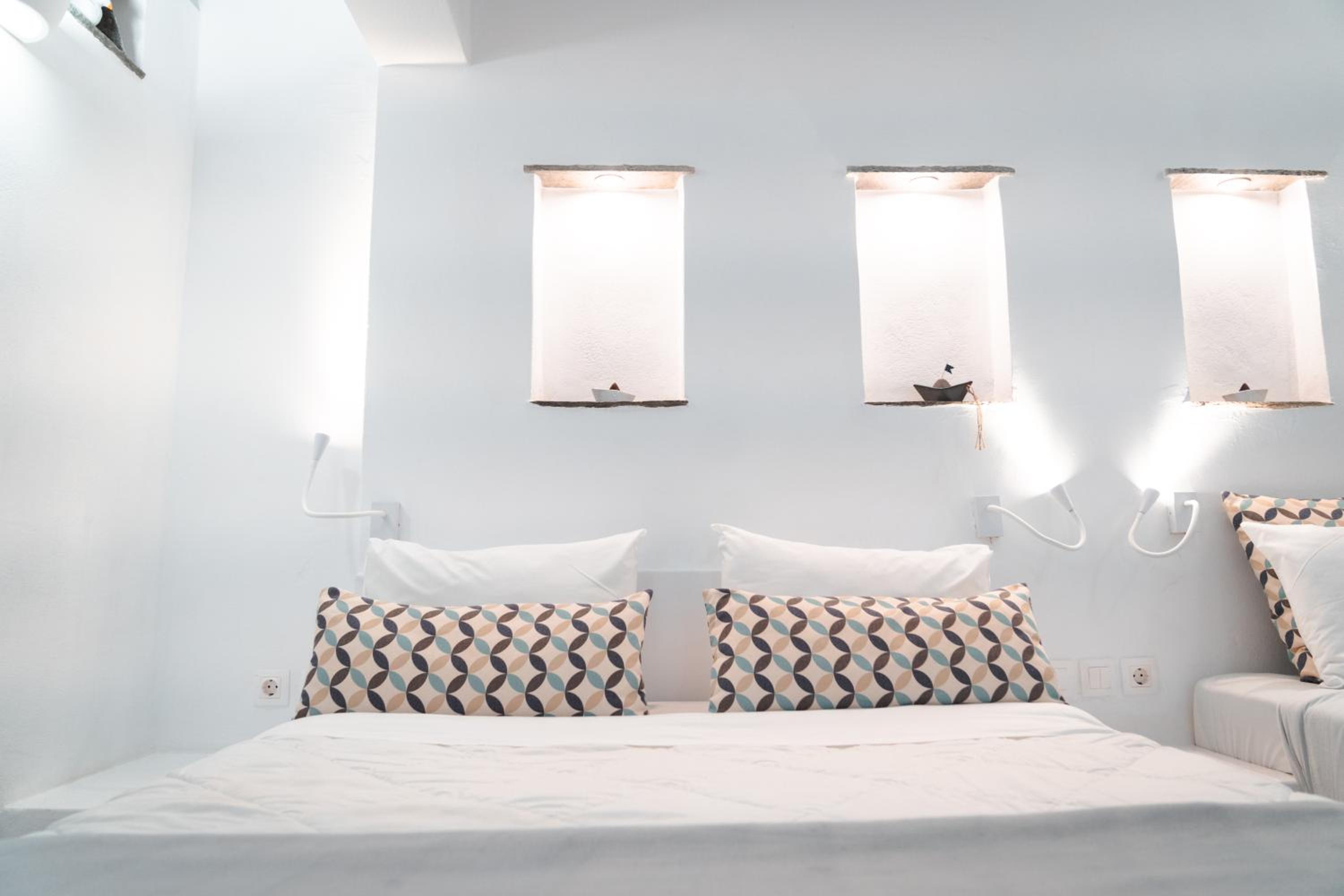 Basic Triple Room photo 3