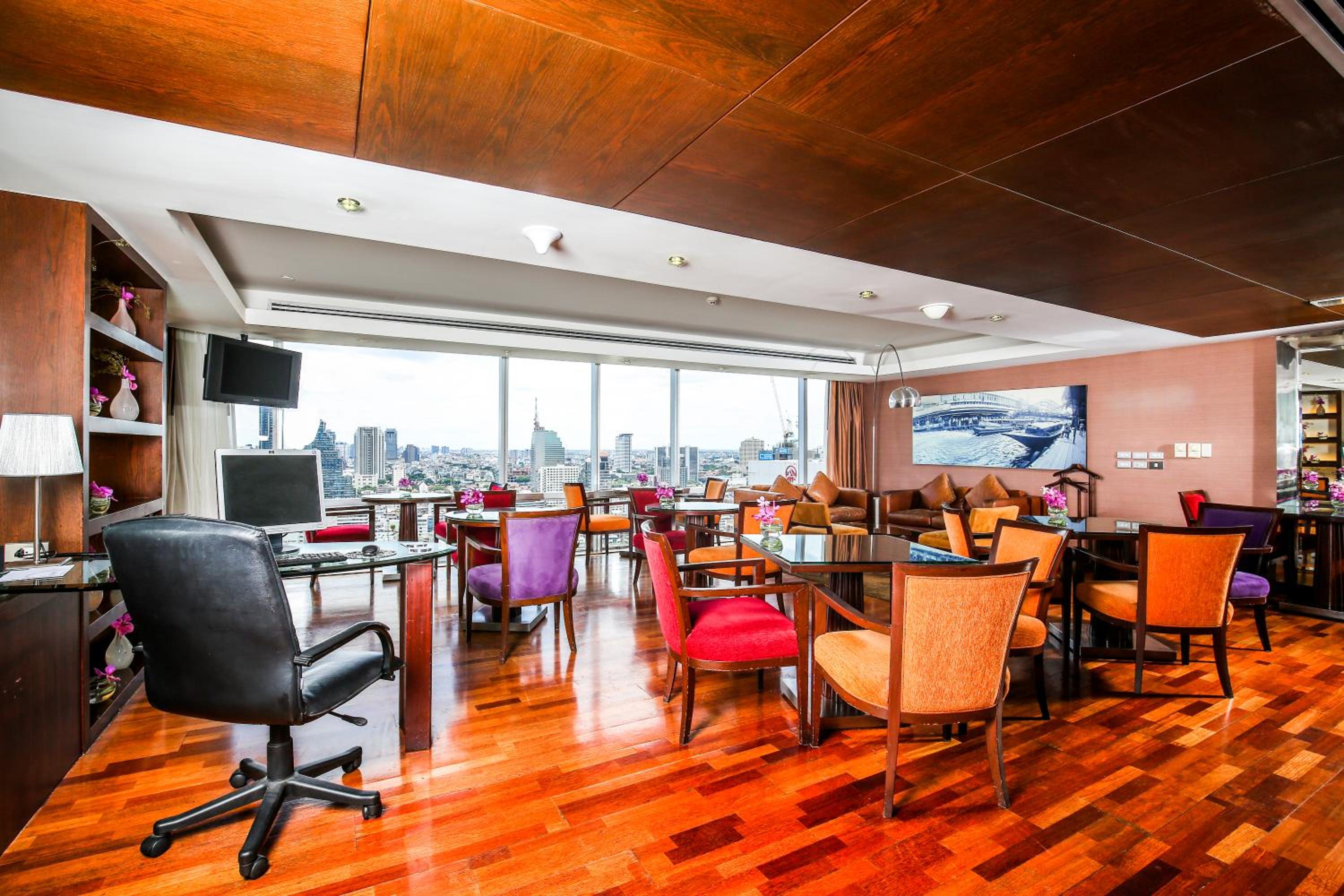 Club Twin Room with Lounge Access