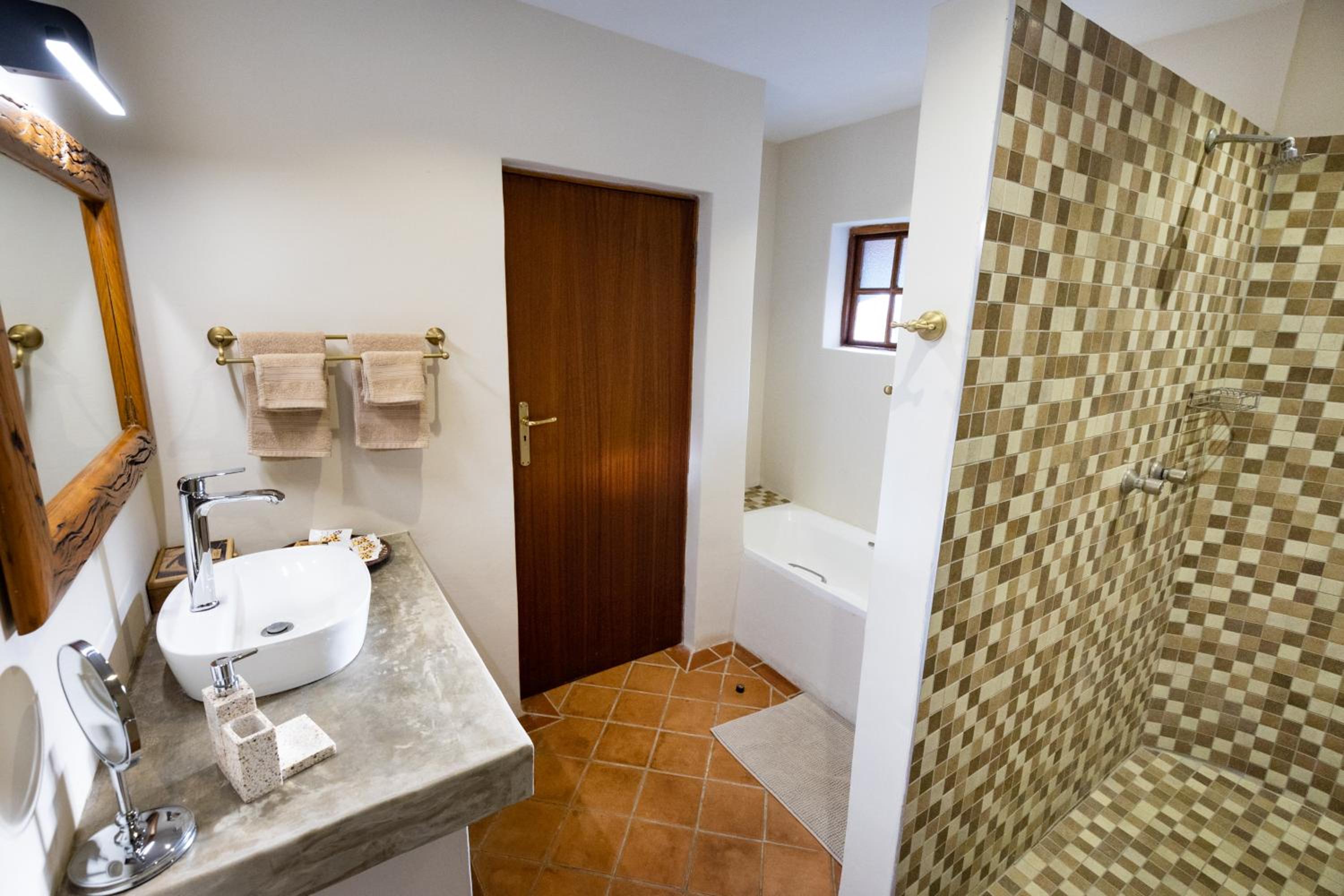 Two-Bedroom Villa - Photo 16