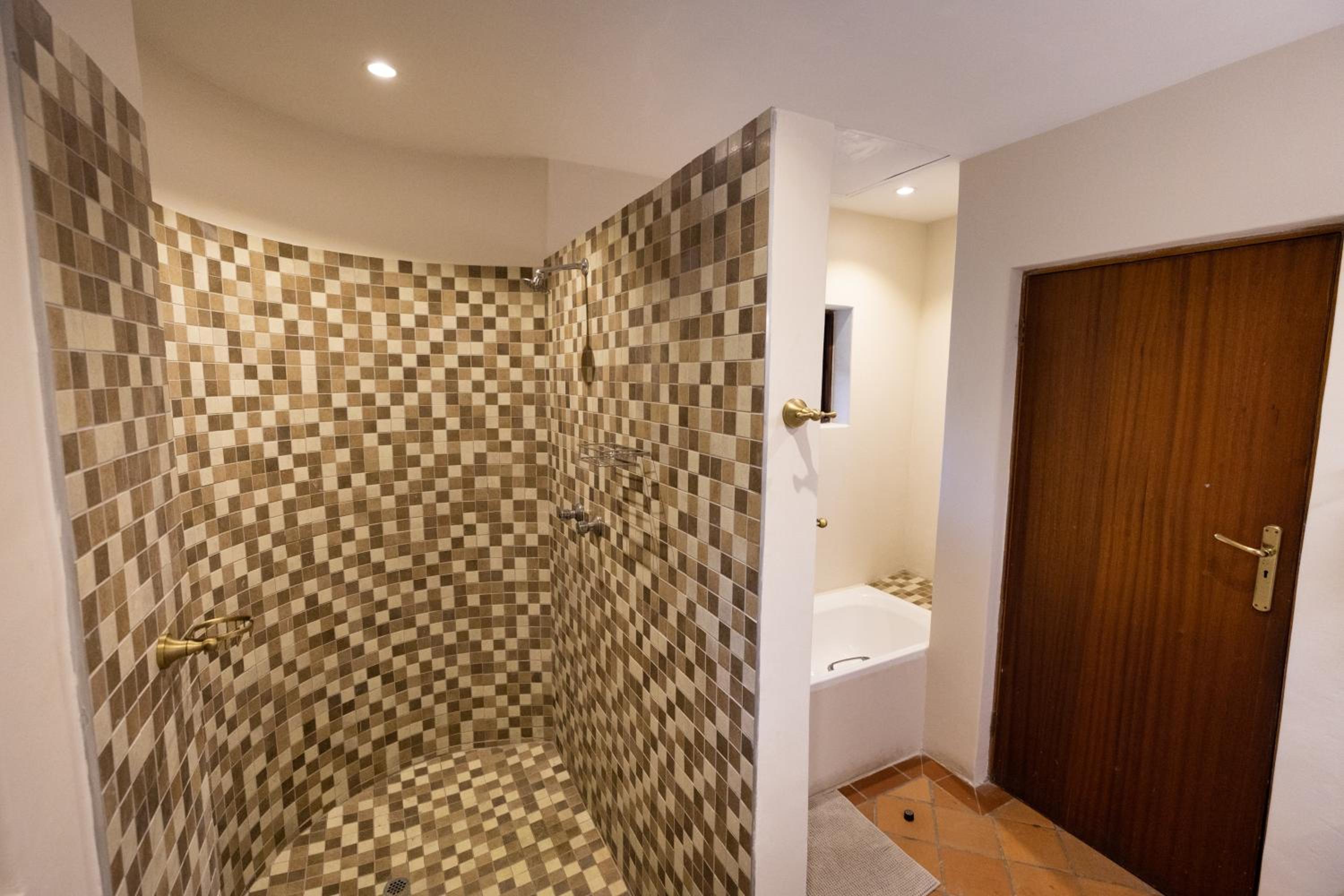 Two-Bedroom Villa - Photo 18