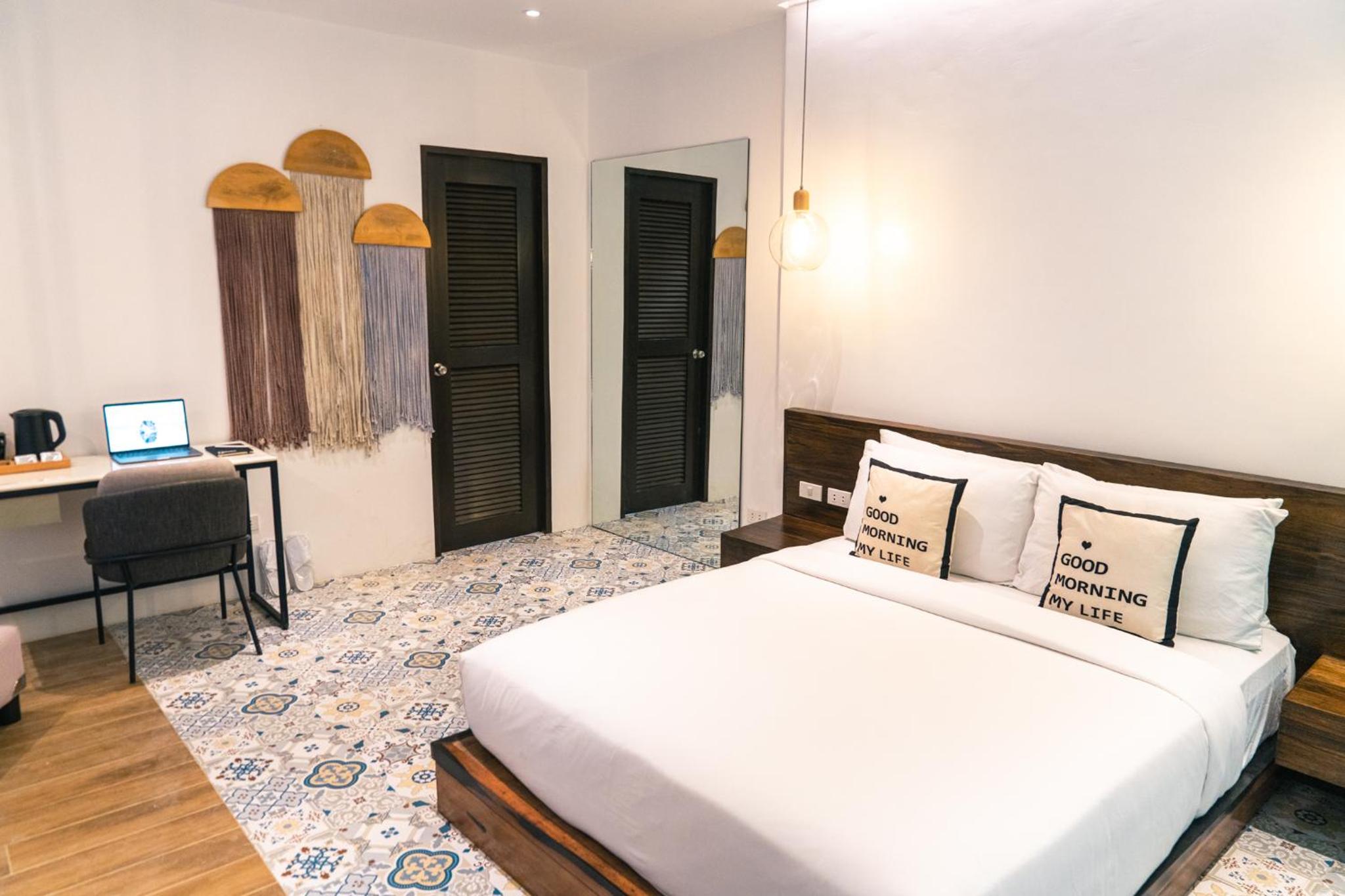 Deluxe Queen Room - Photo 4
