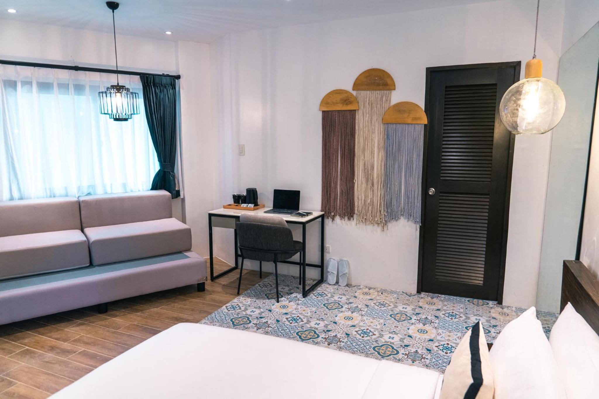 Deluxe Queen Room - Photo 3