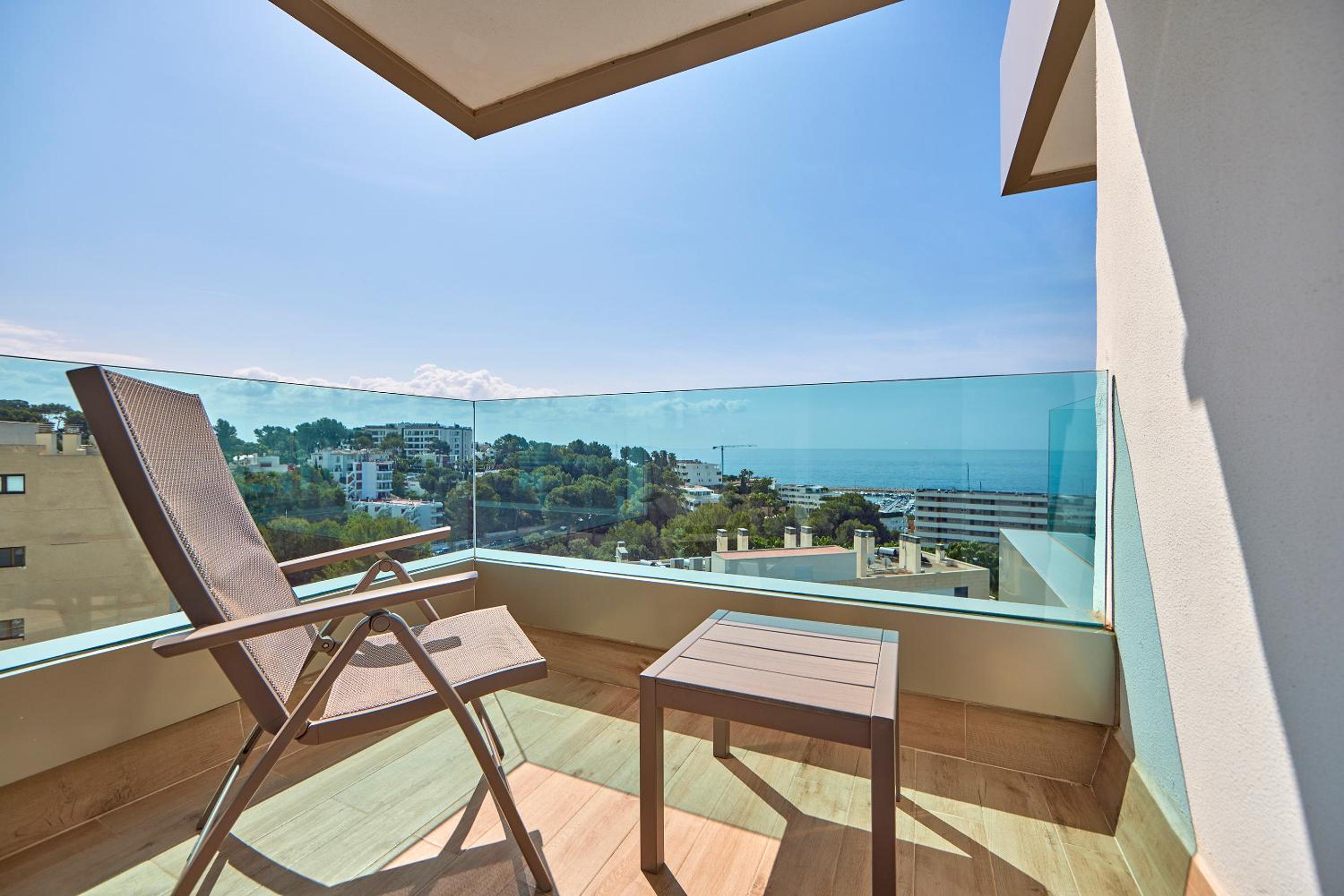 Signature Junior Suite Ocean view thumbnail 5