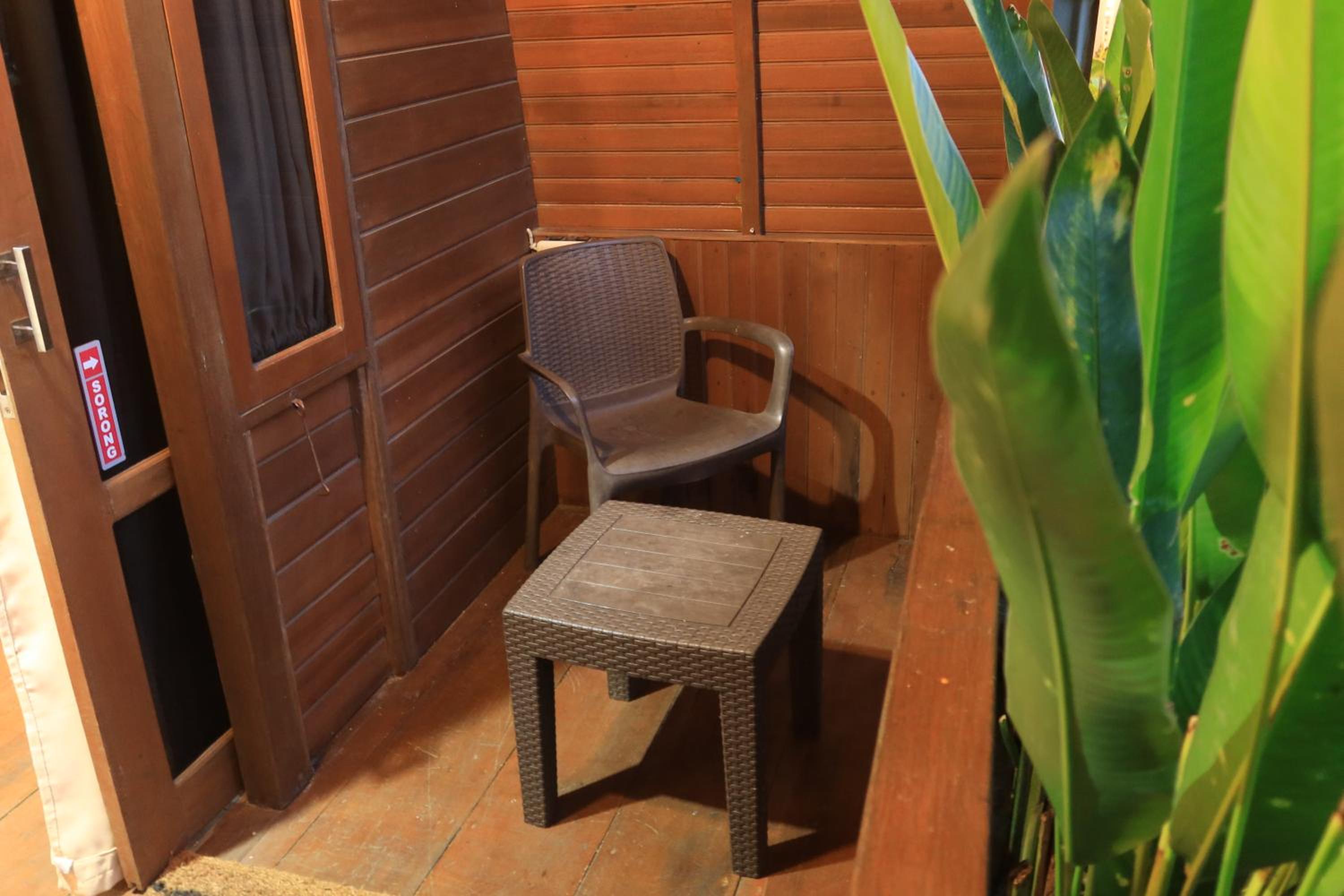 Family Room with Balcony photo 2