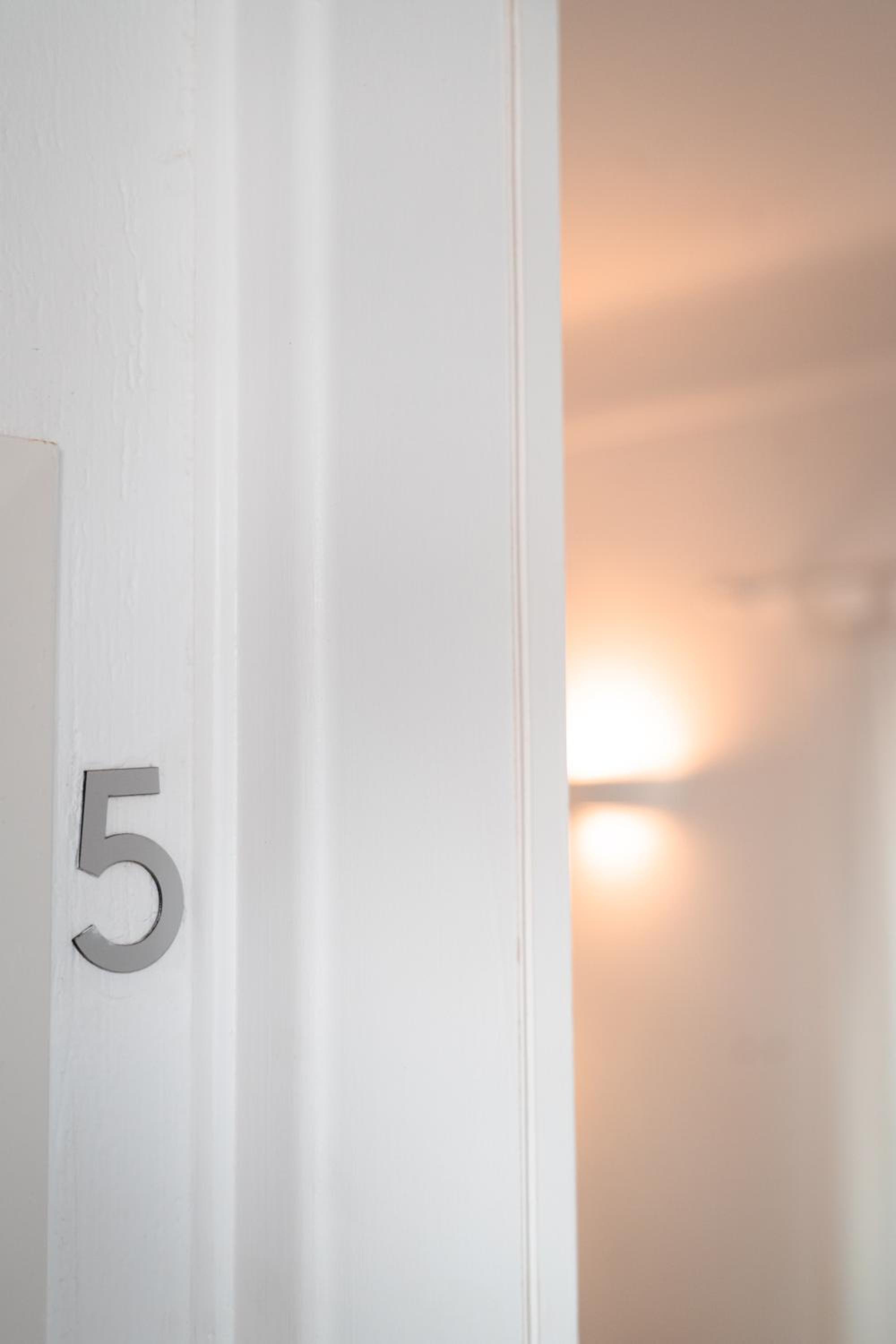 Standard Double or Twin Room - Photo 11