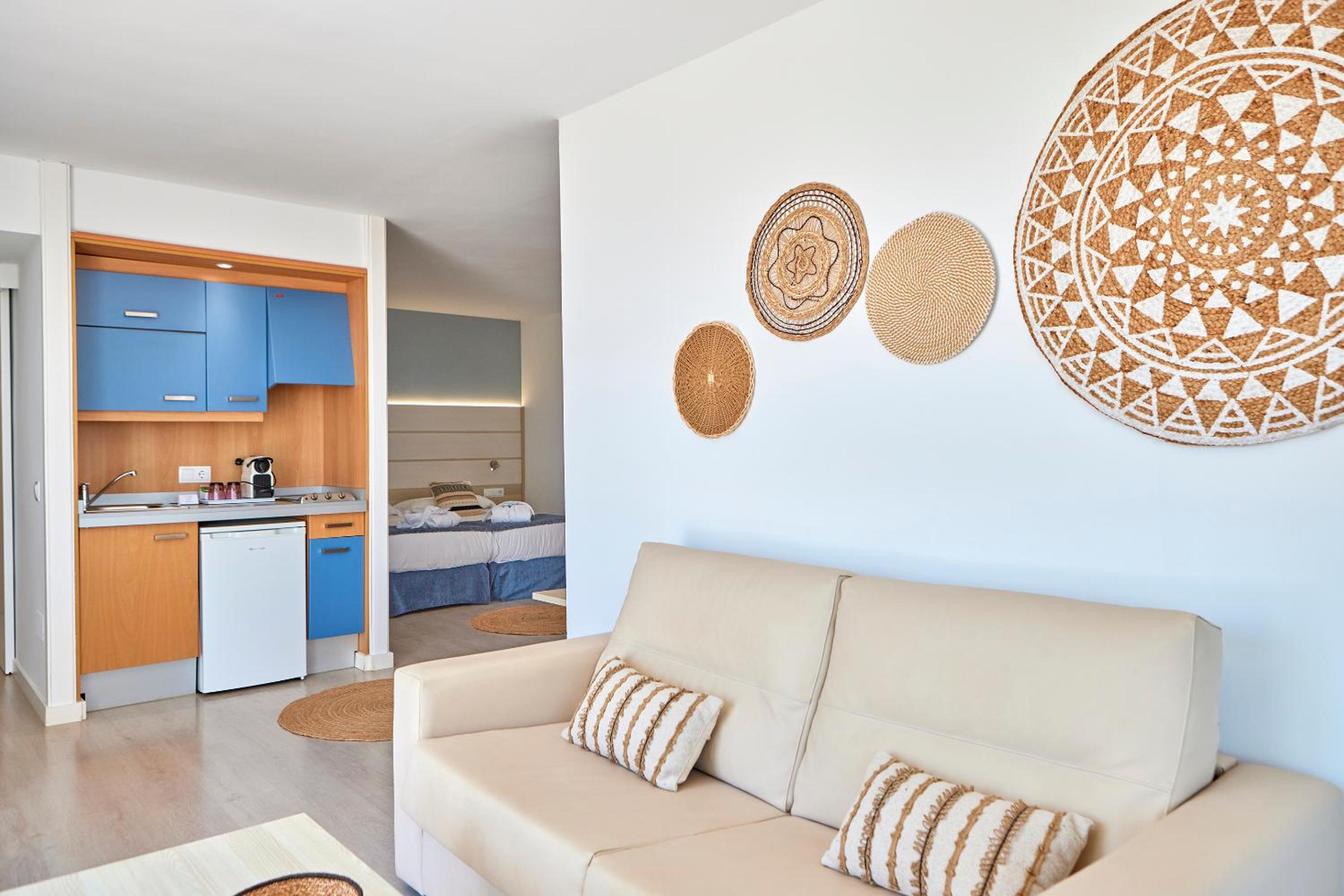 Deluxe Junior Suite With Terrace And Sea View