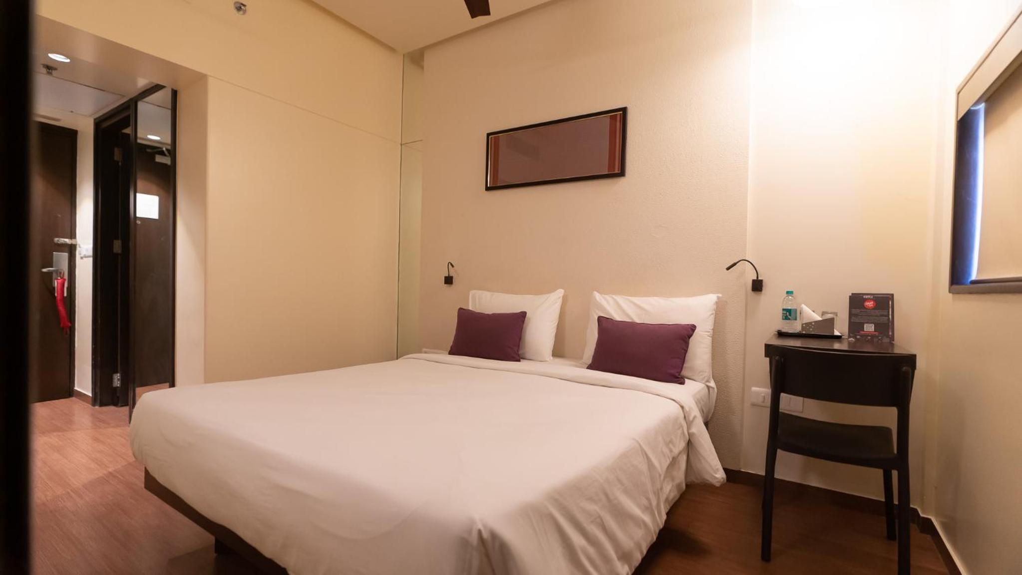 Standard Queen Room photo 3