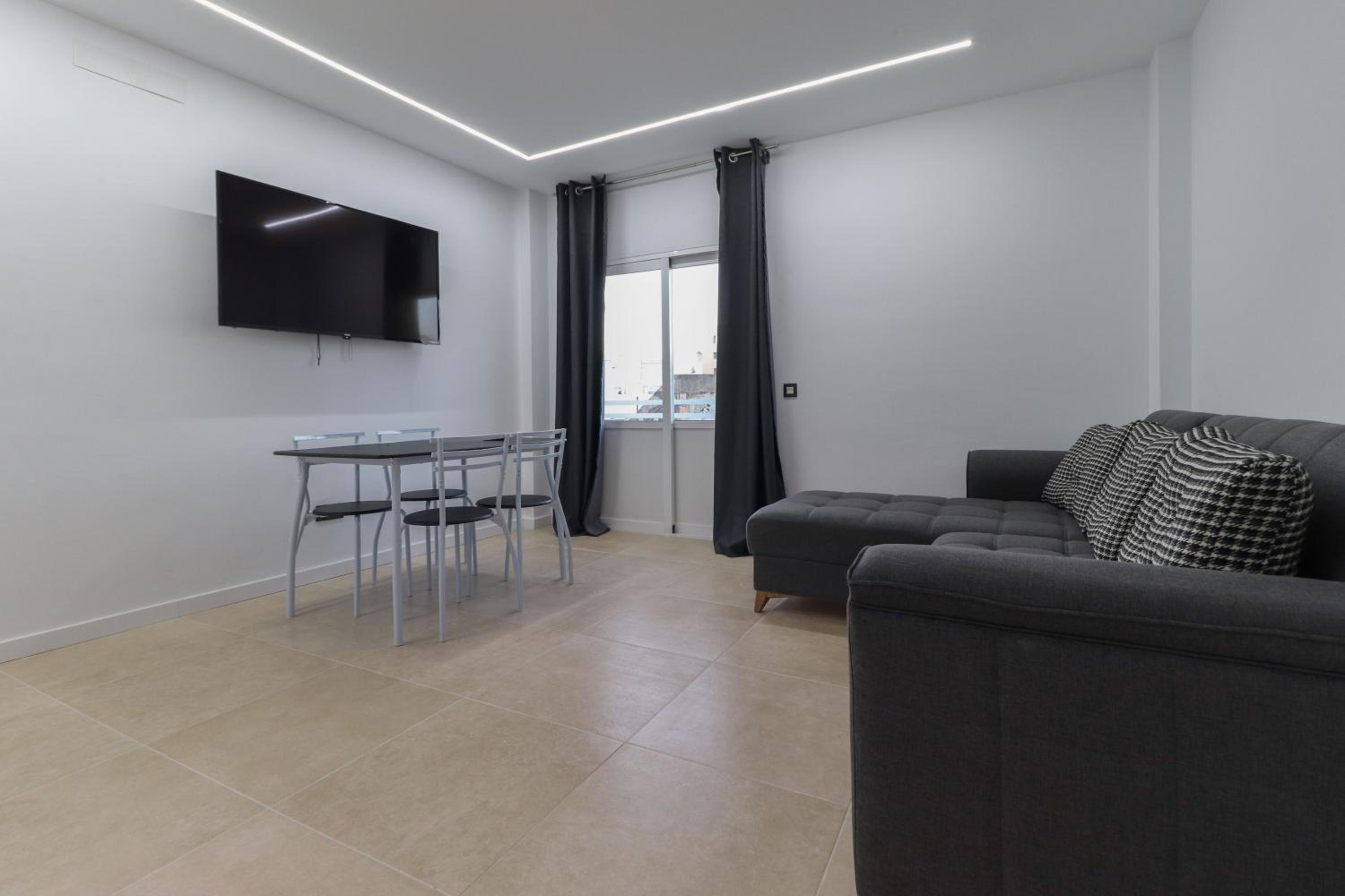 Apartamento con Balcón