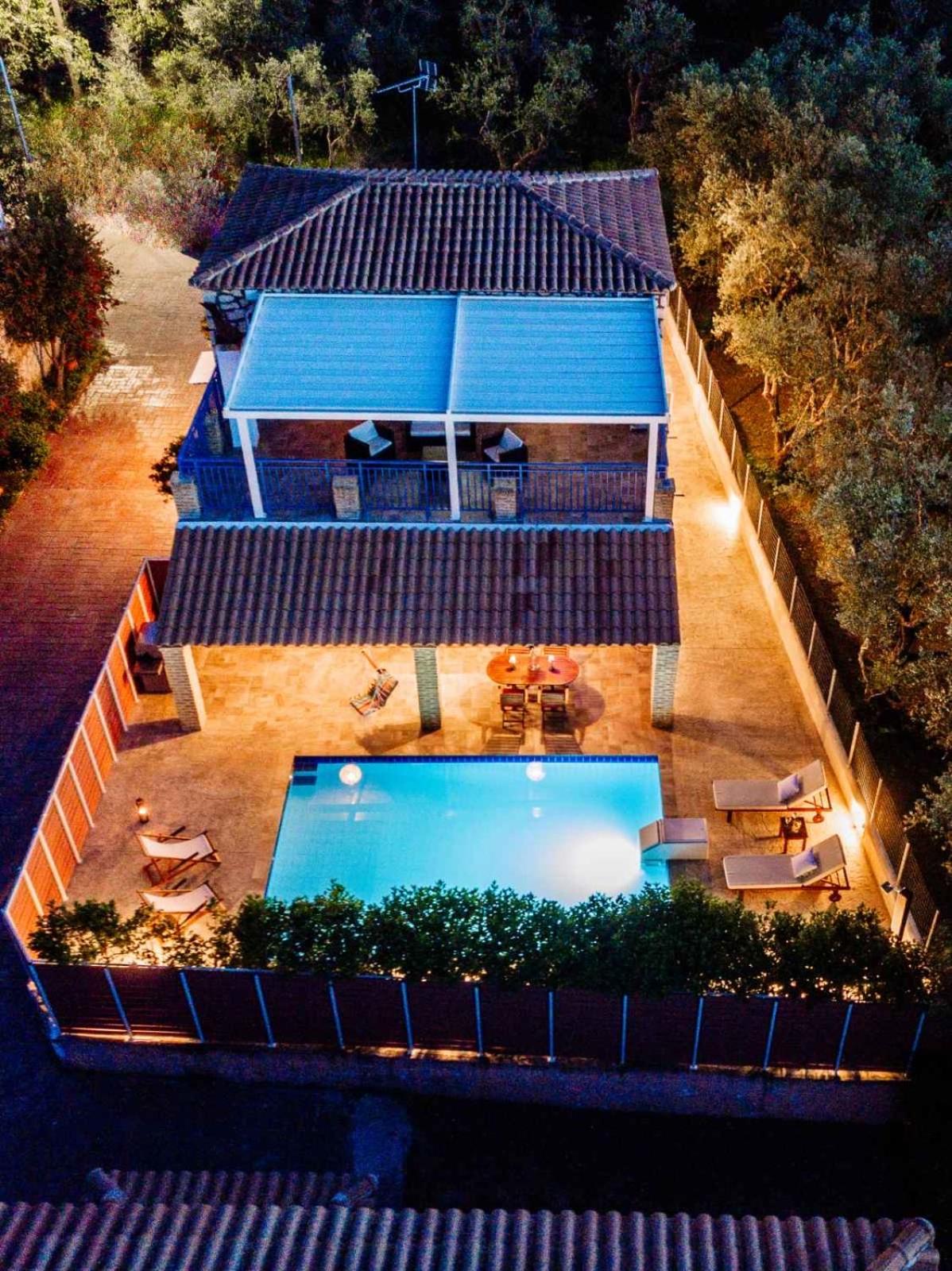Three-Bedroom Villa photo 3