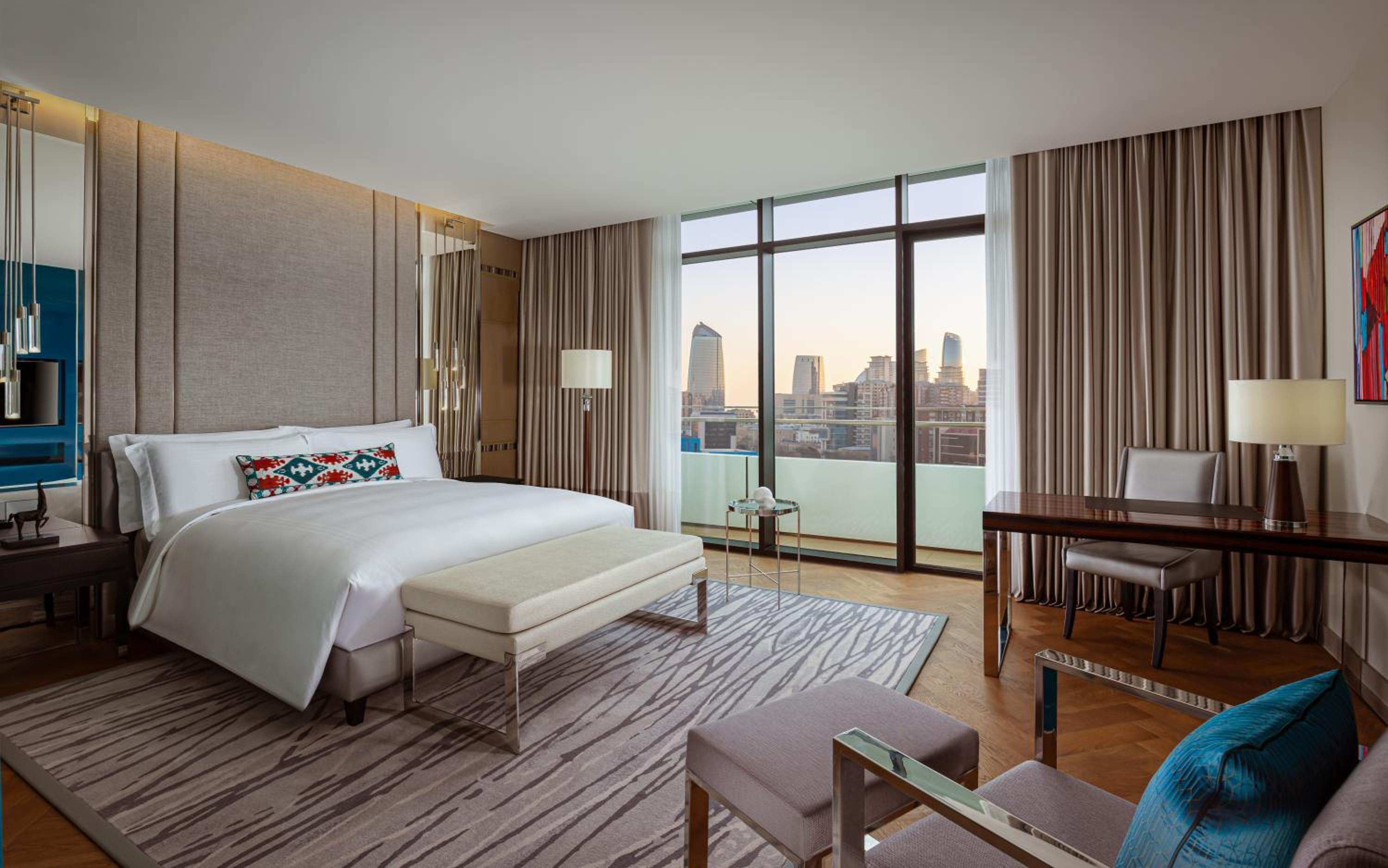 Grand Deluxe King Room - Photo 1