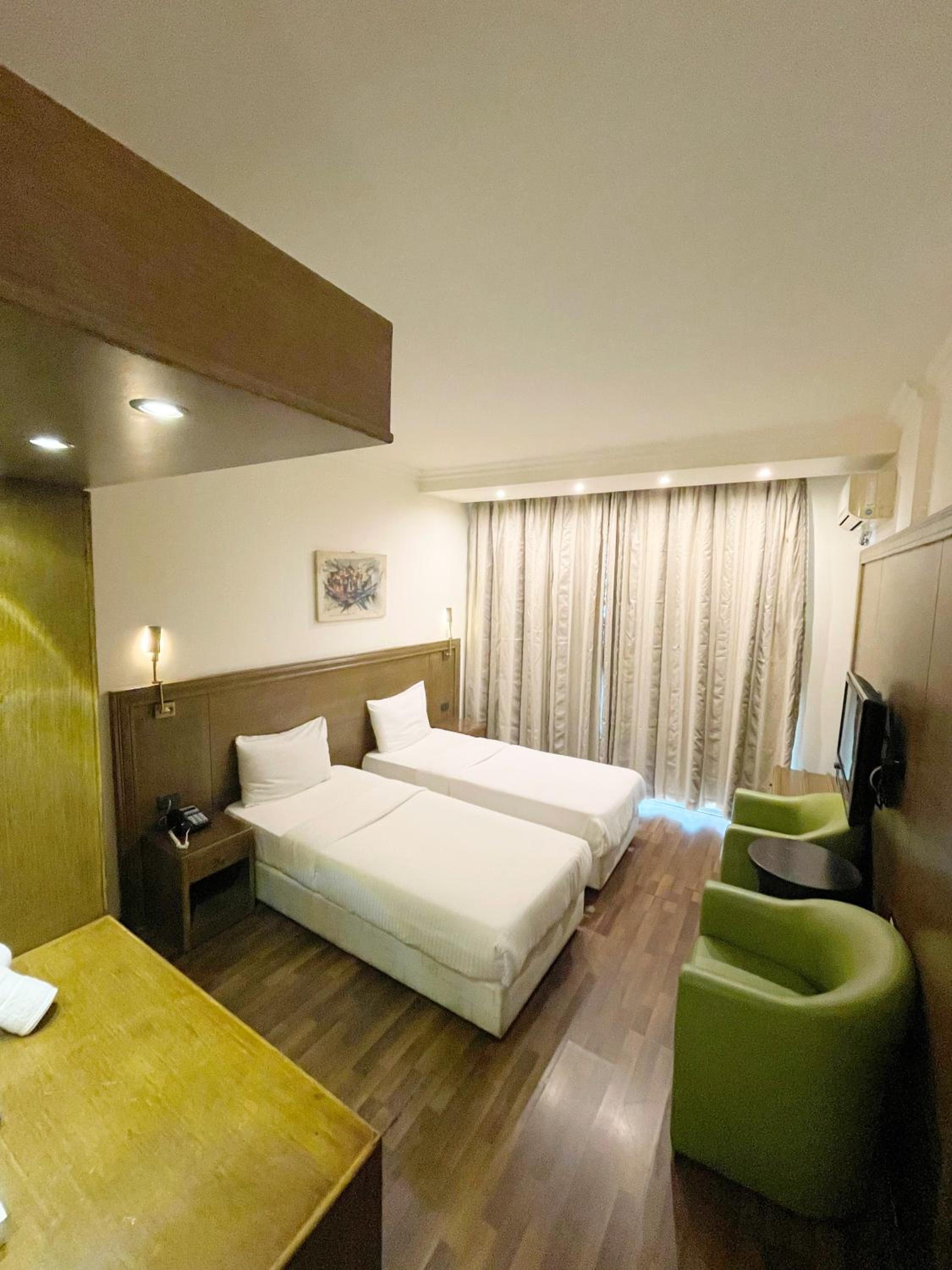 Deluxe Double Room photo 2