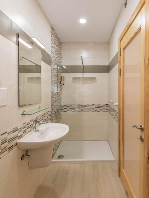 Deluxe Double Room with Shower
