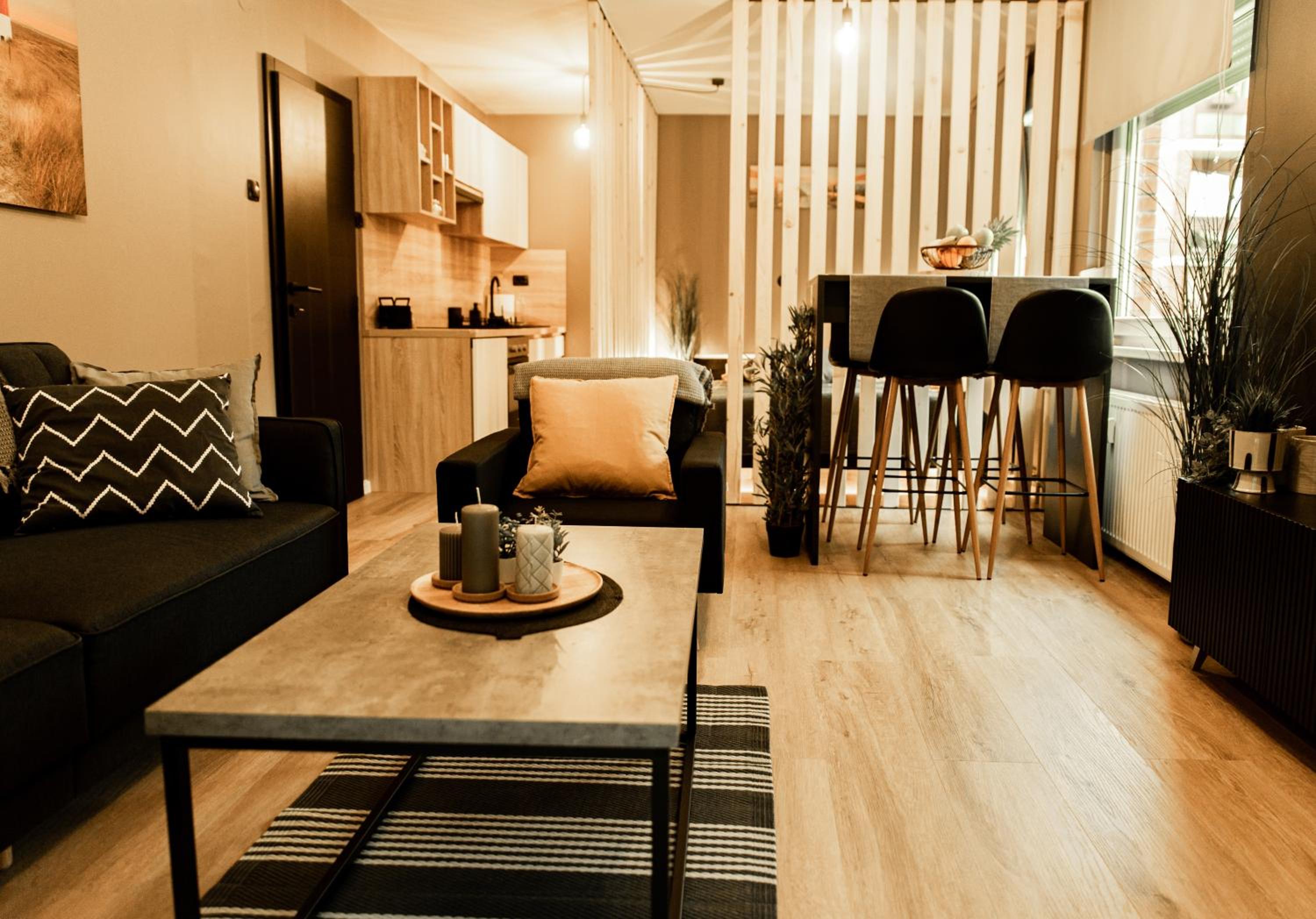 One-Bedroom Apartment photo 1