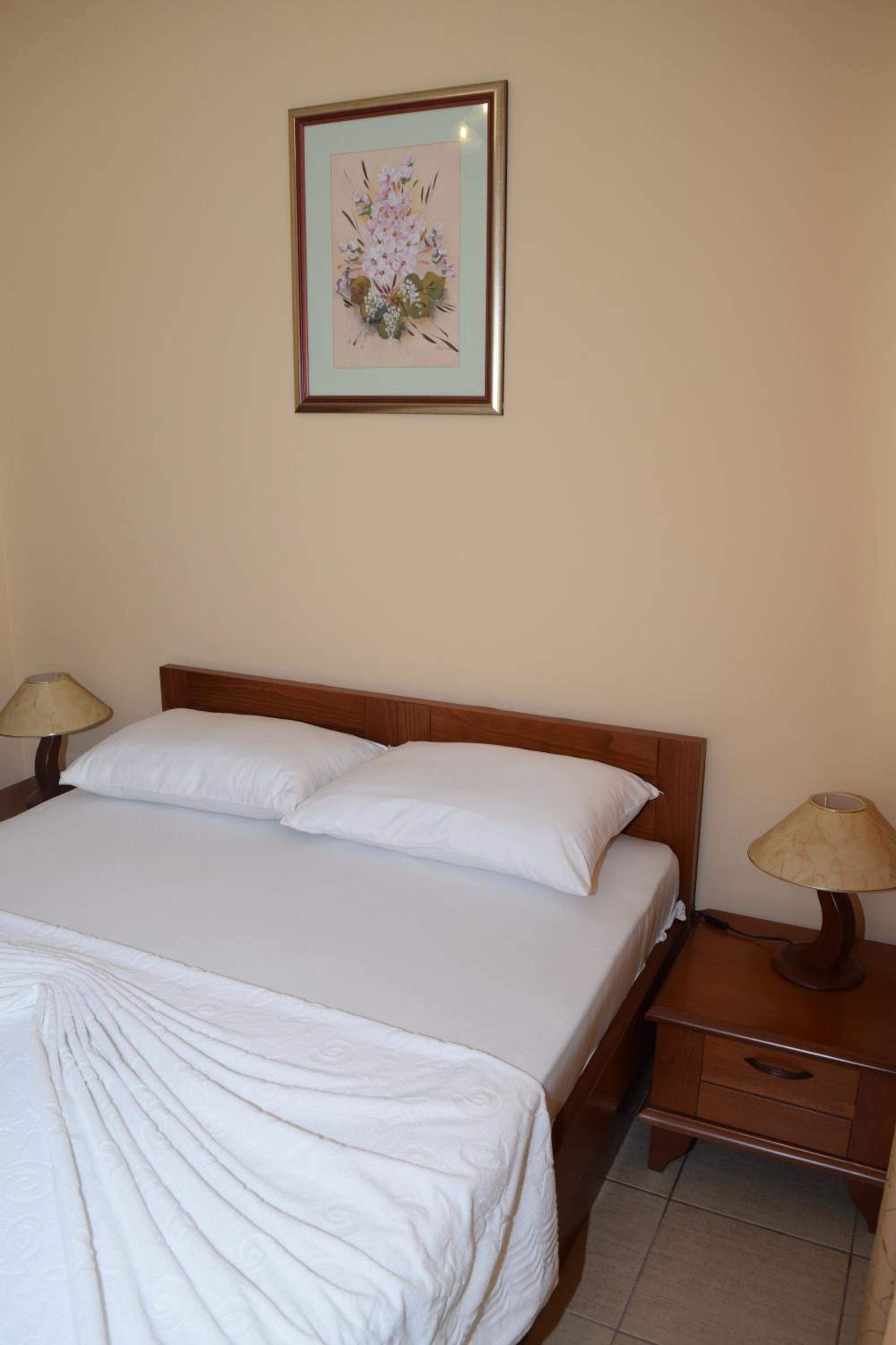 Queen Room with Two Queen Beds - Photo 1