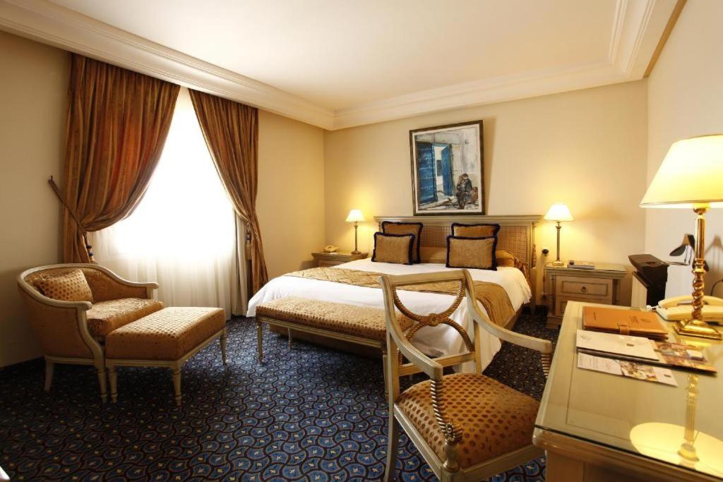 Executive Suite  - Photo 6
