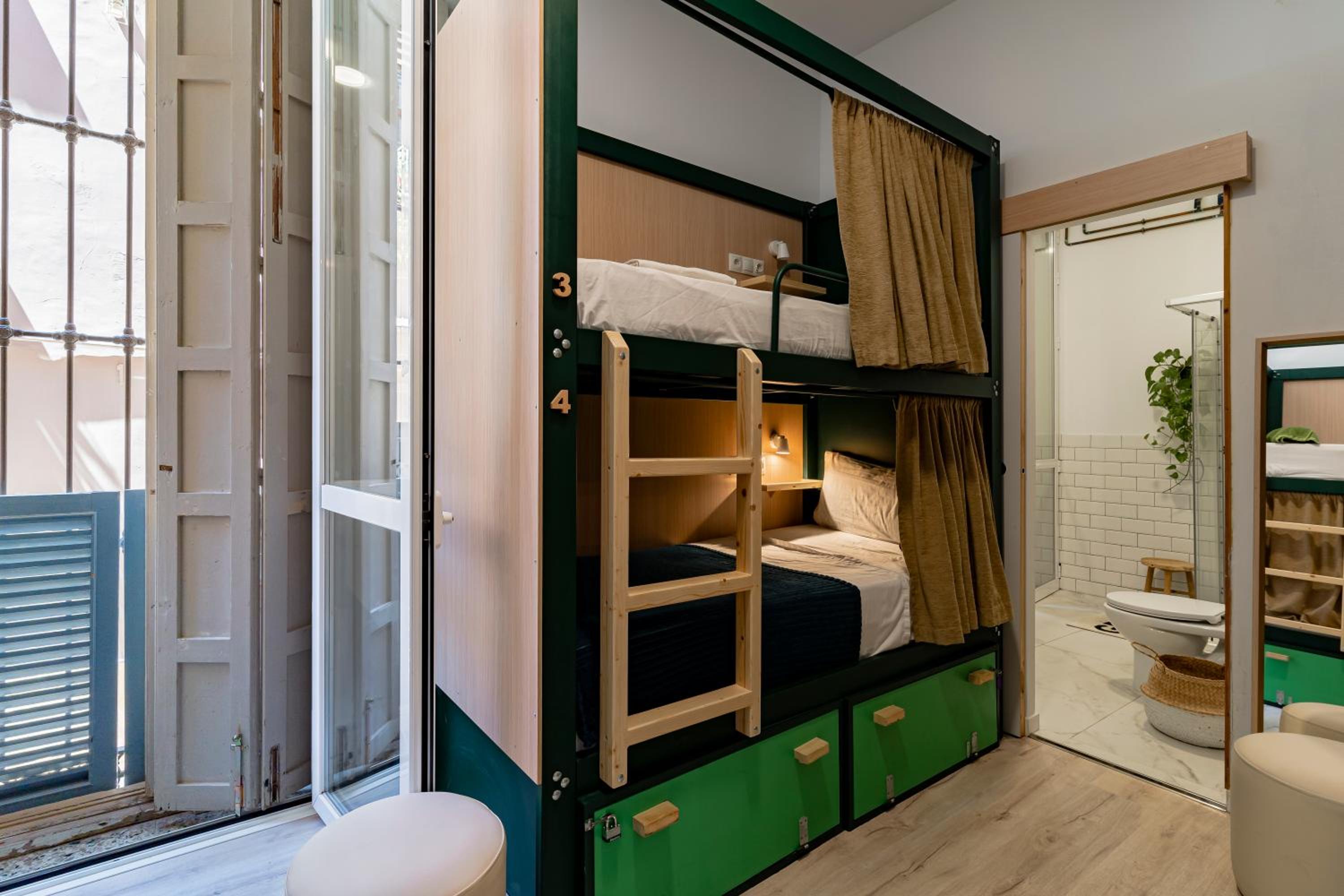 Deluxe Quadruple Room