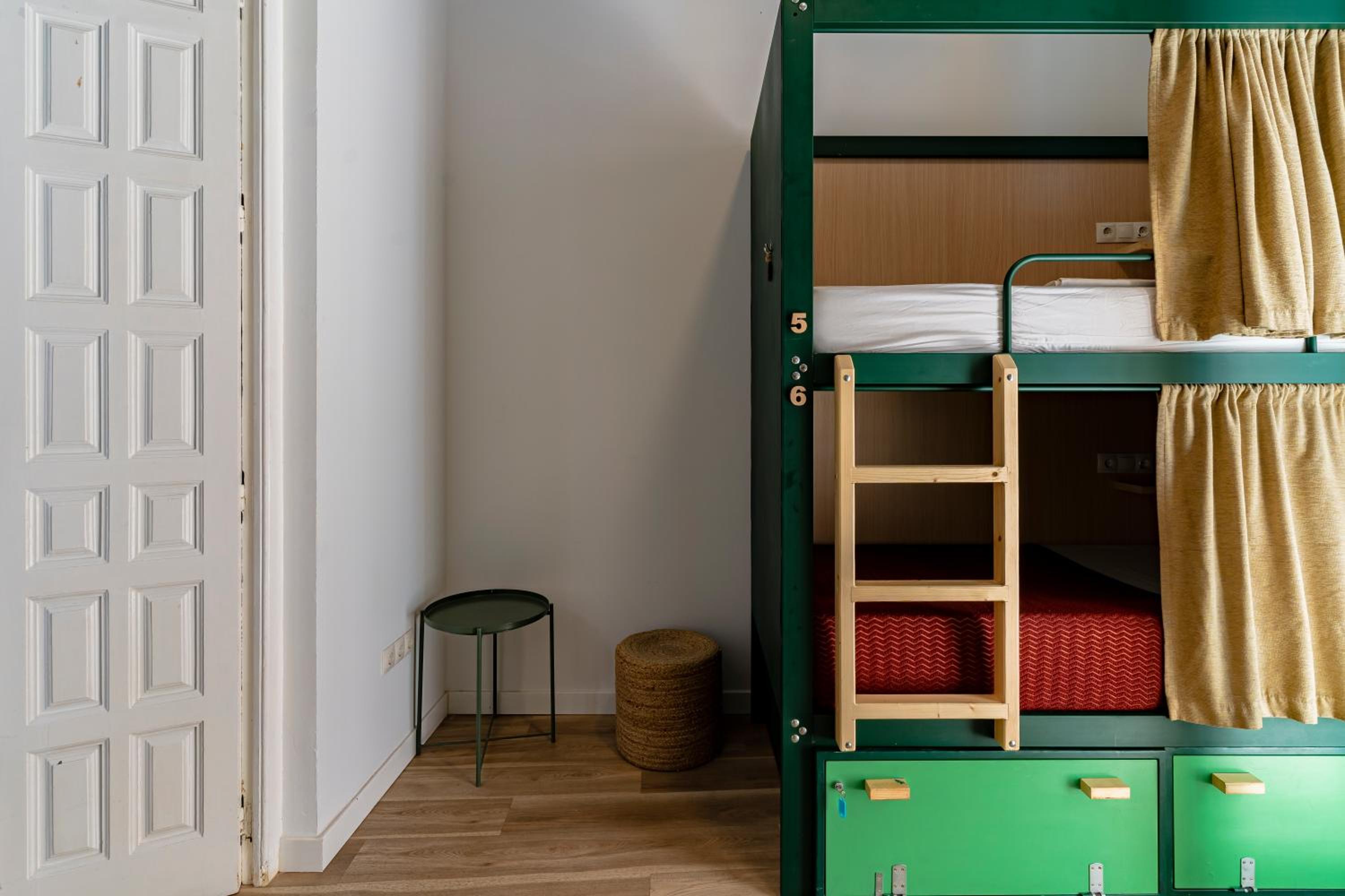 Bed in 6-Bed Mixed Dormitory Room