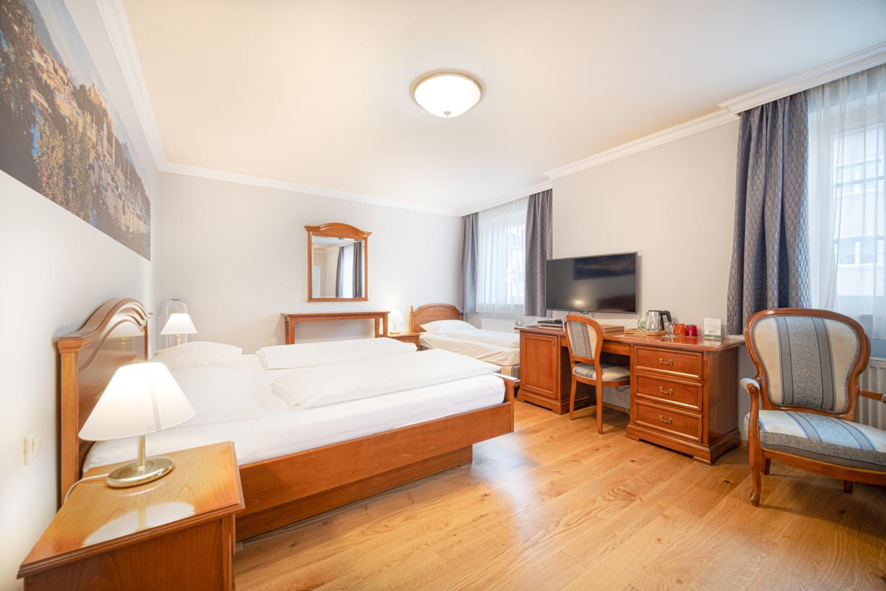 Economy Triple Room - Street Side