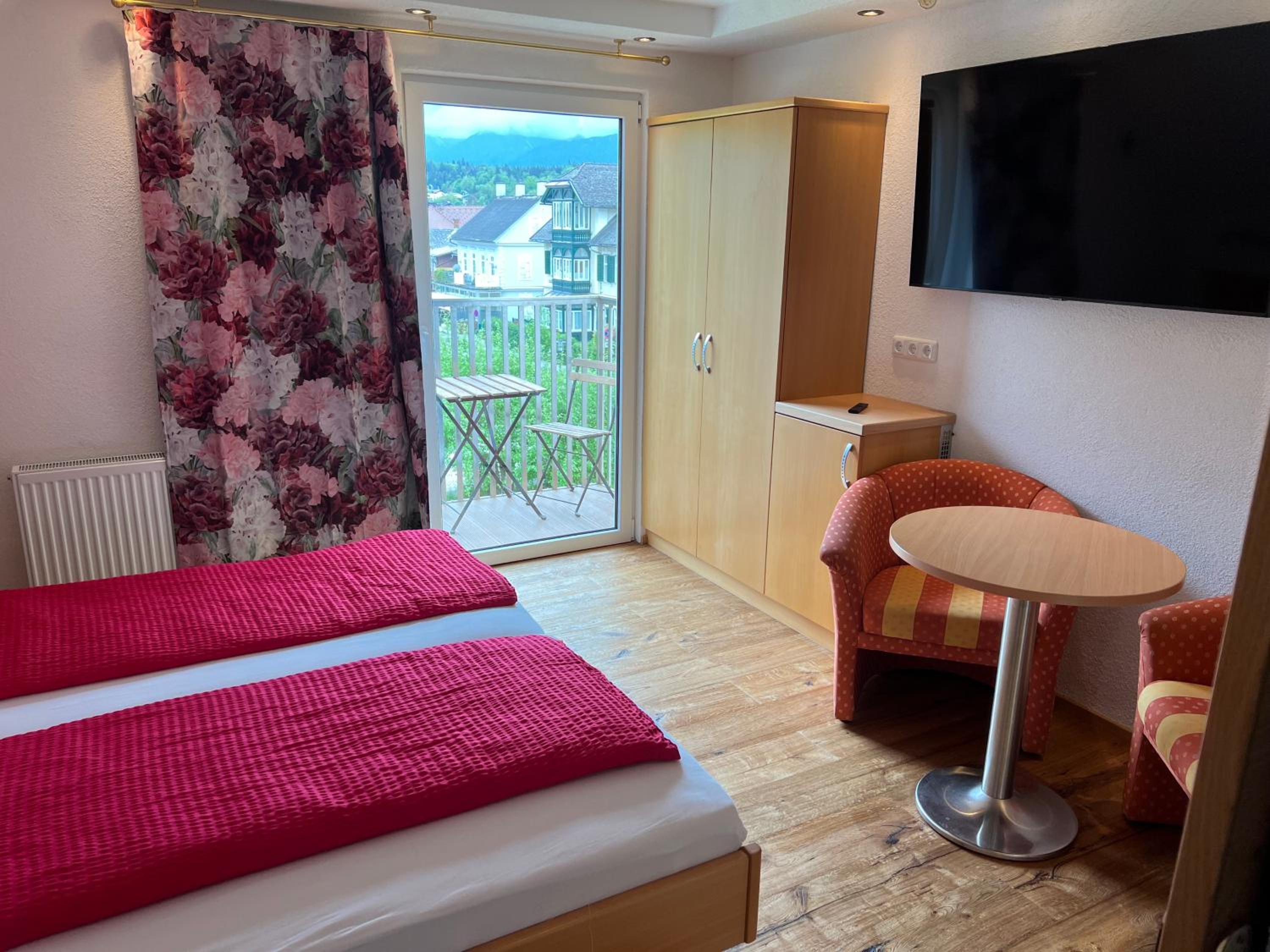 Double Room with Balcony photo 2