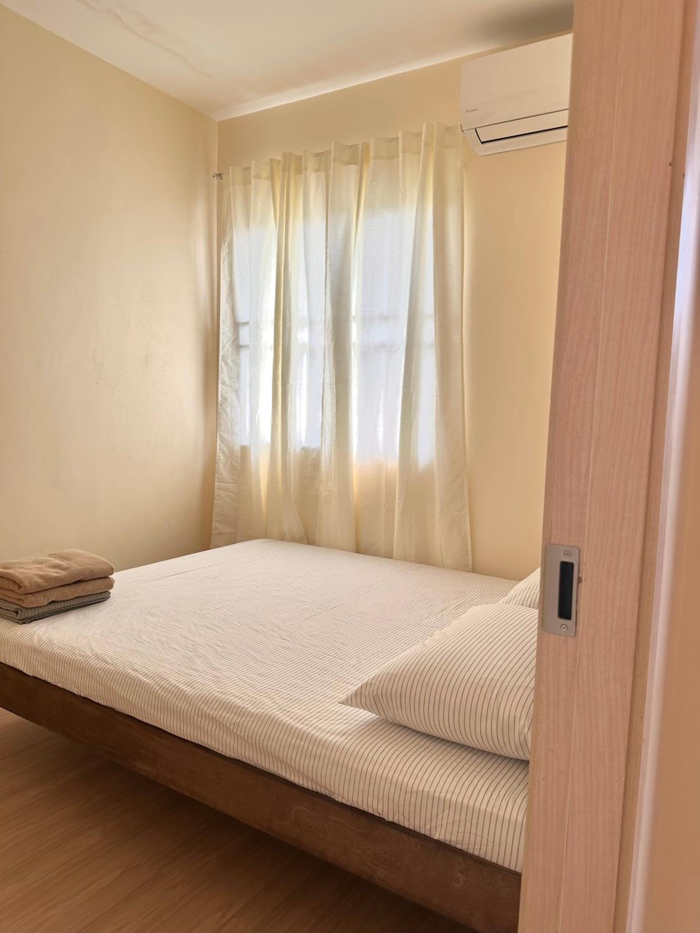 Three-Bedroom House photo 3