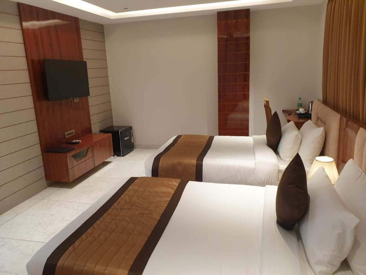 Budget Double Room photo 3