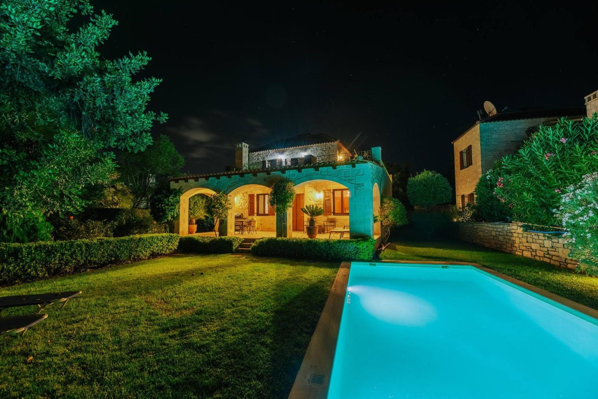 Villa photo 2