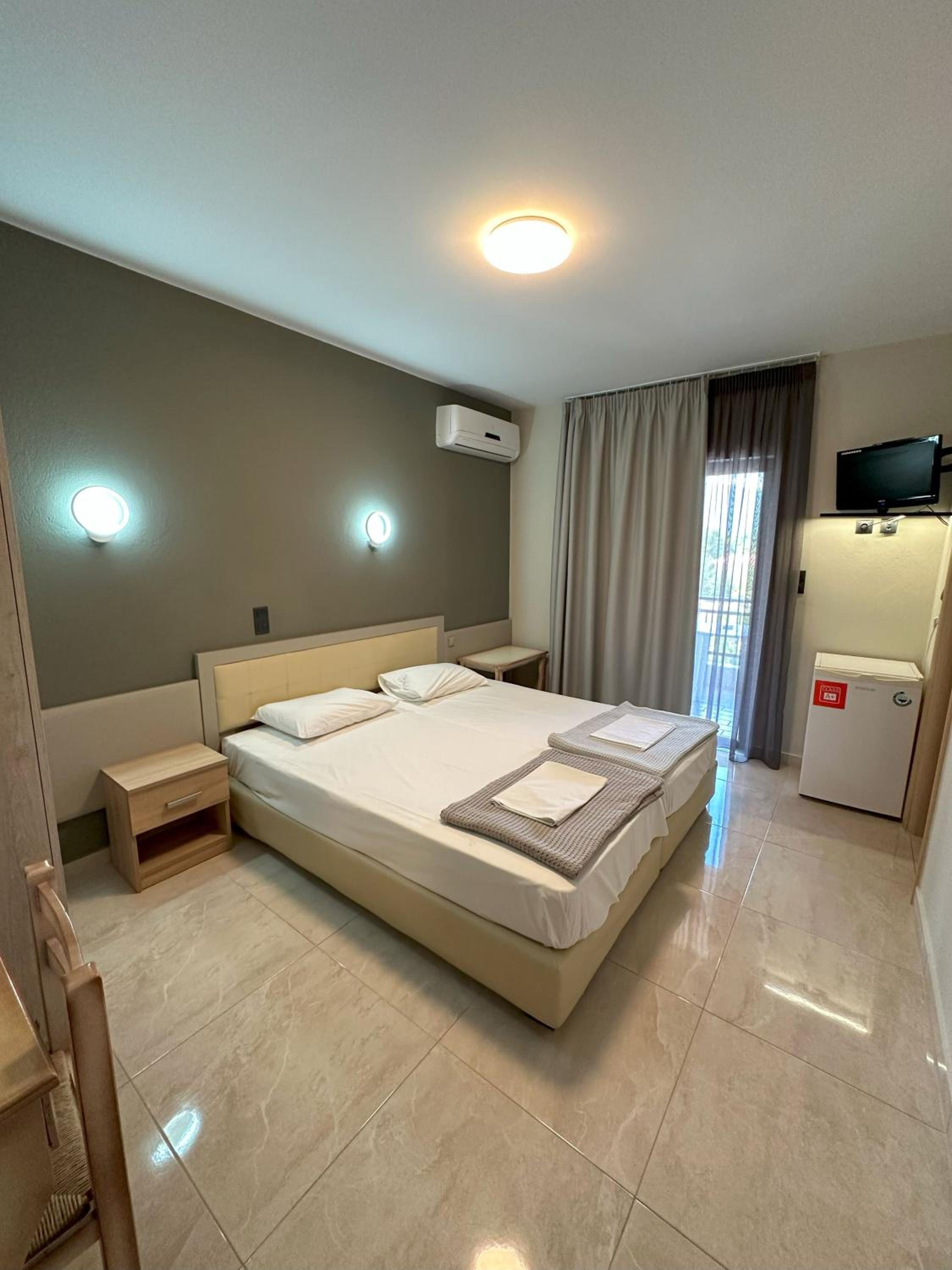 Deluxe Double Room photo 3