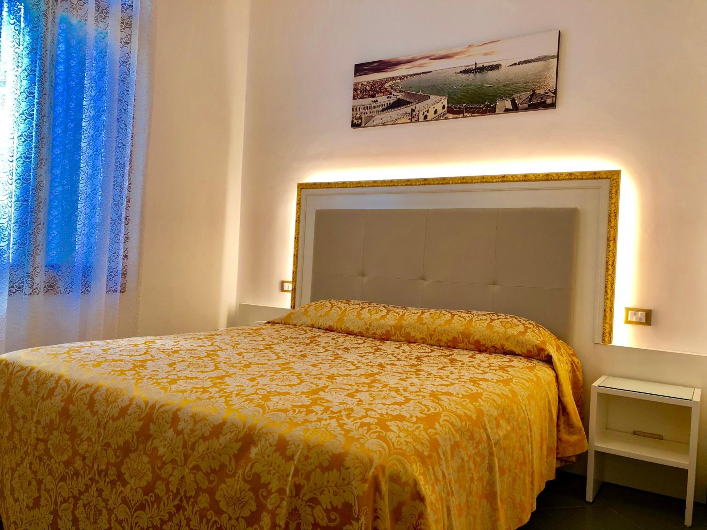 Economy Double Room photo 1
