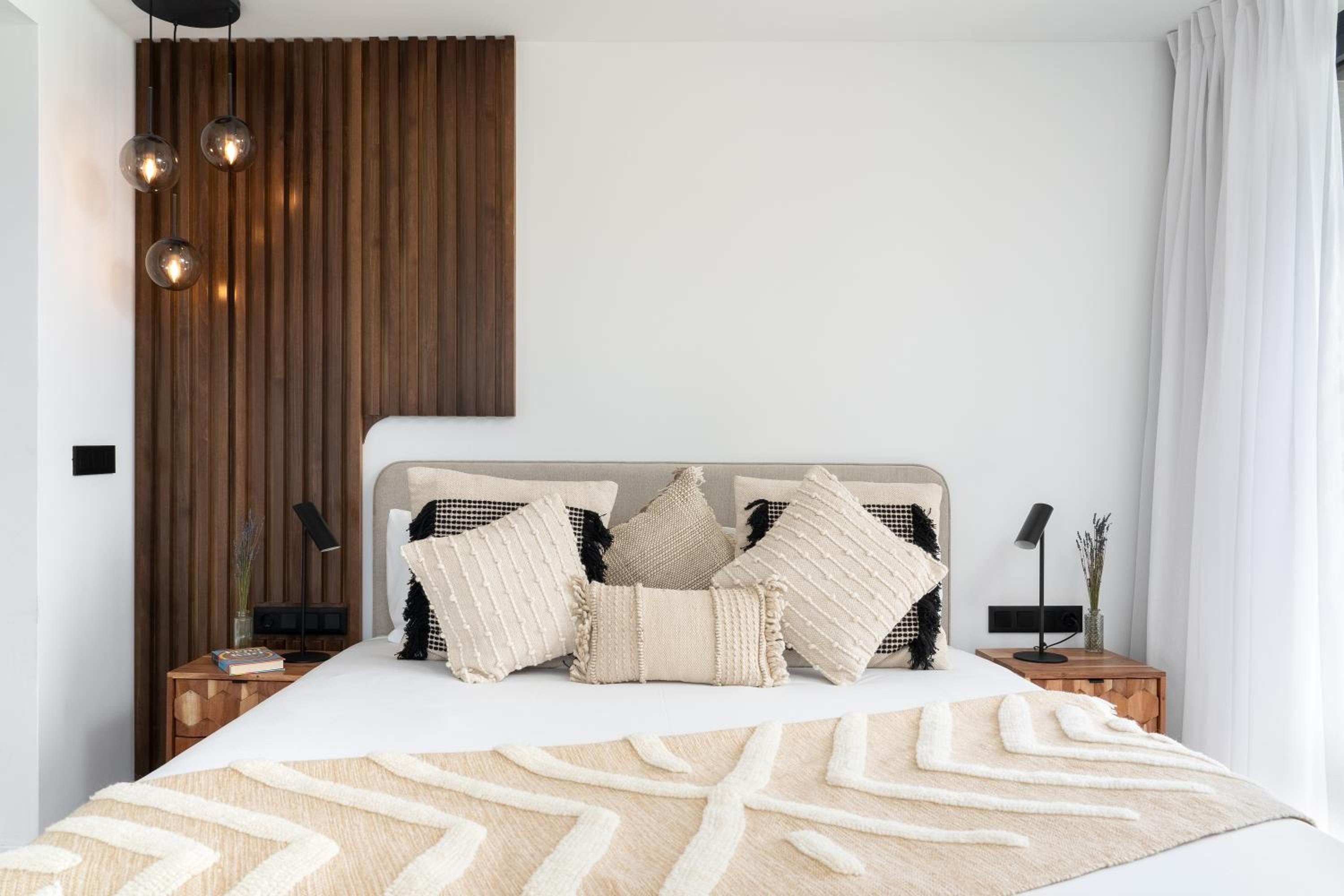 Apartamento de una habitación con amplio balcón.