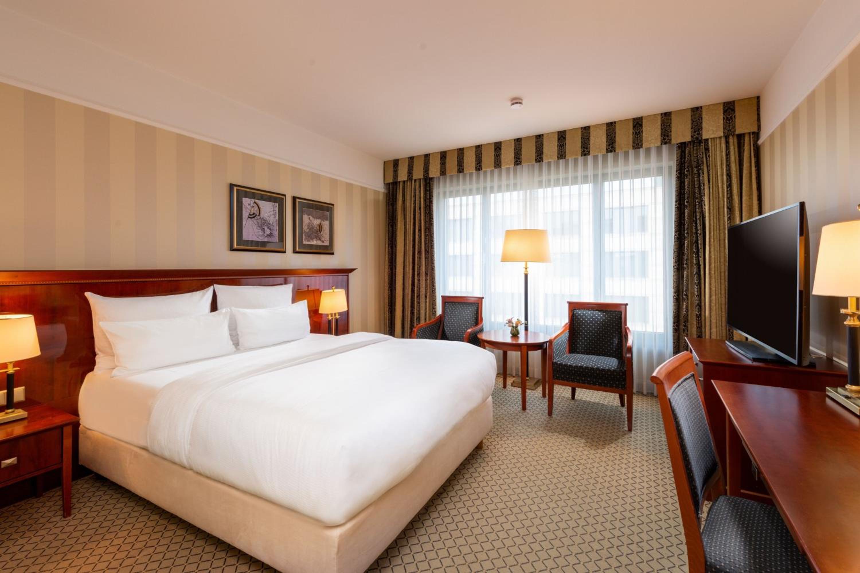 Classic Queen Room