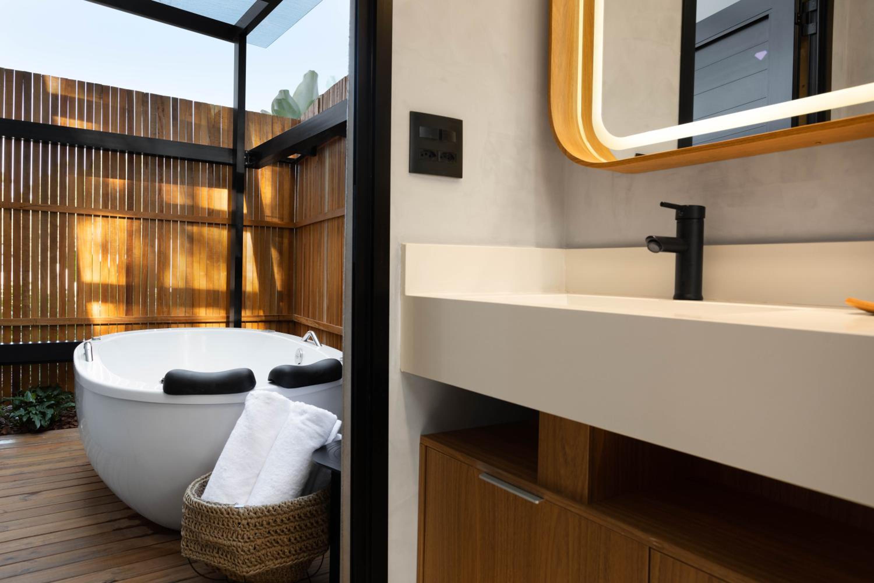Deluxe Suite photo 3
