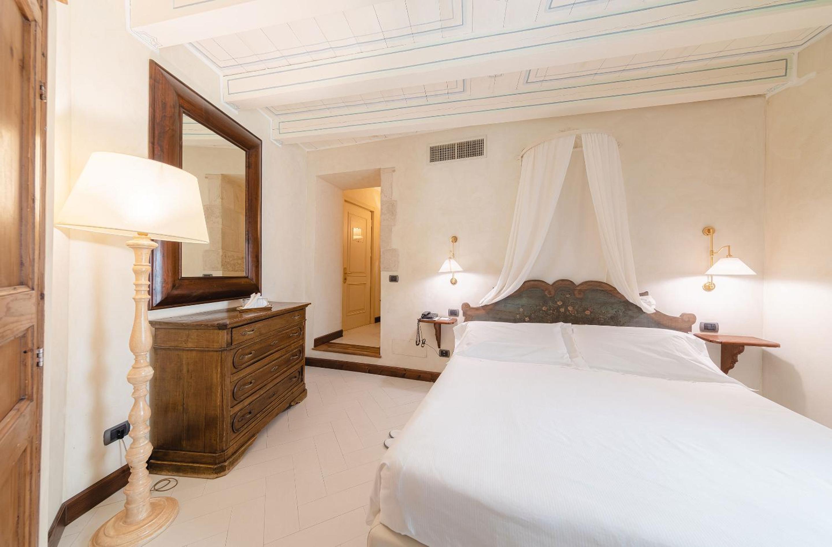 Classic Double or Twin Room - Photo 1